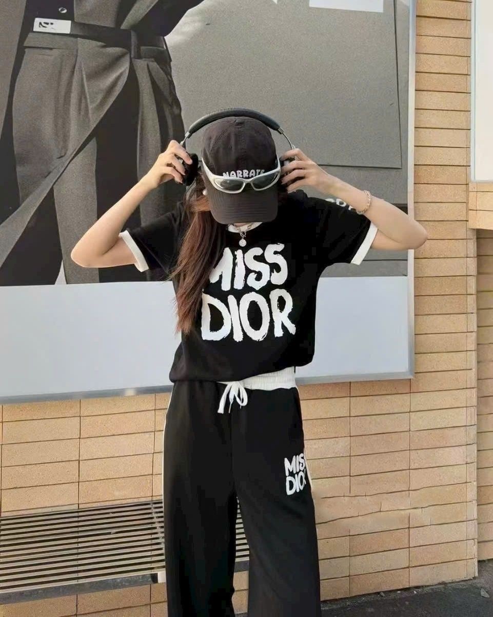 Set bộ nữ áo thun quần dài Miss Dior 15