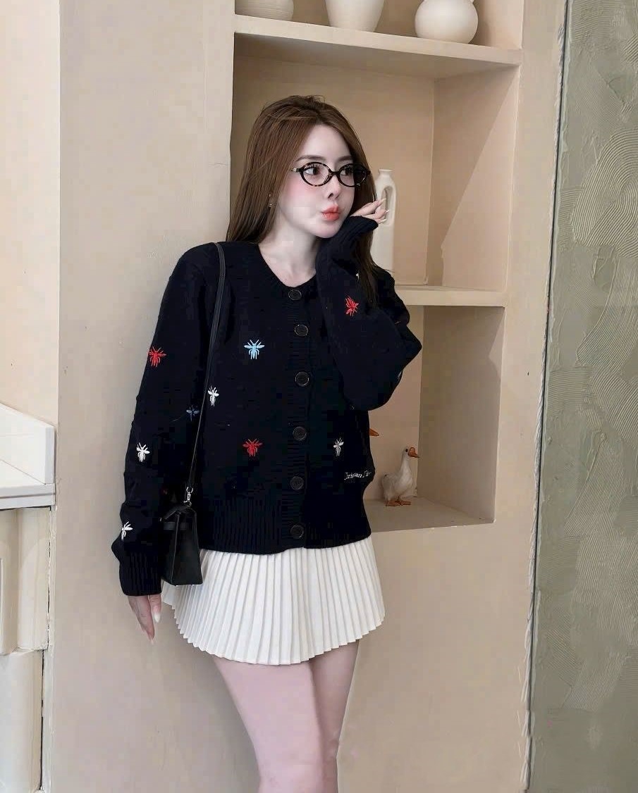 Áo len nữ tay dài Dior phom rộng tay dài họa tiết logo hãng 1