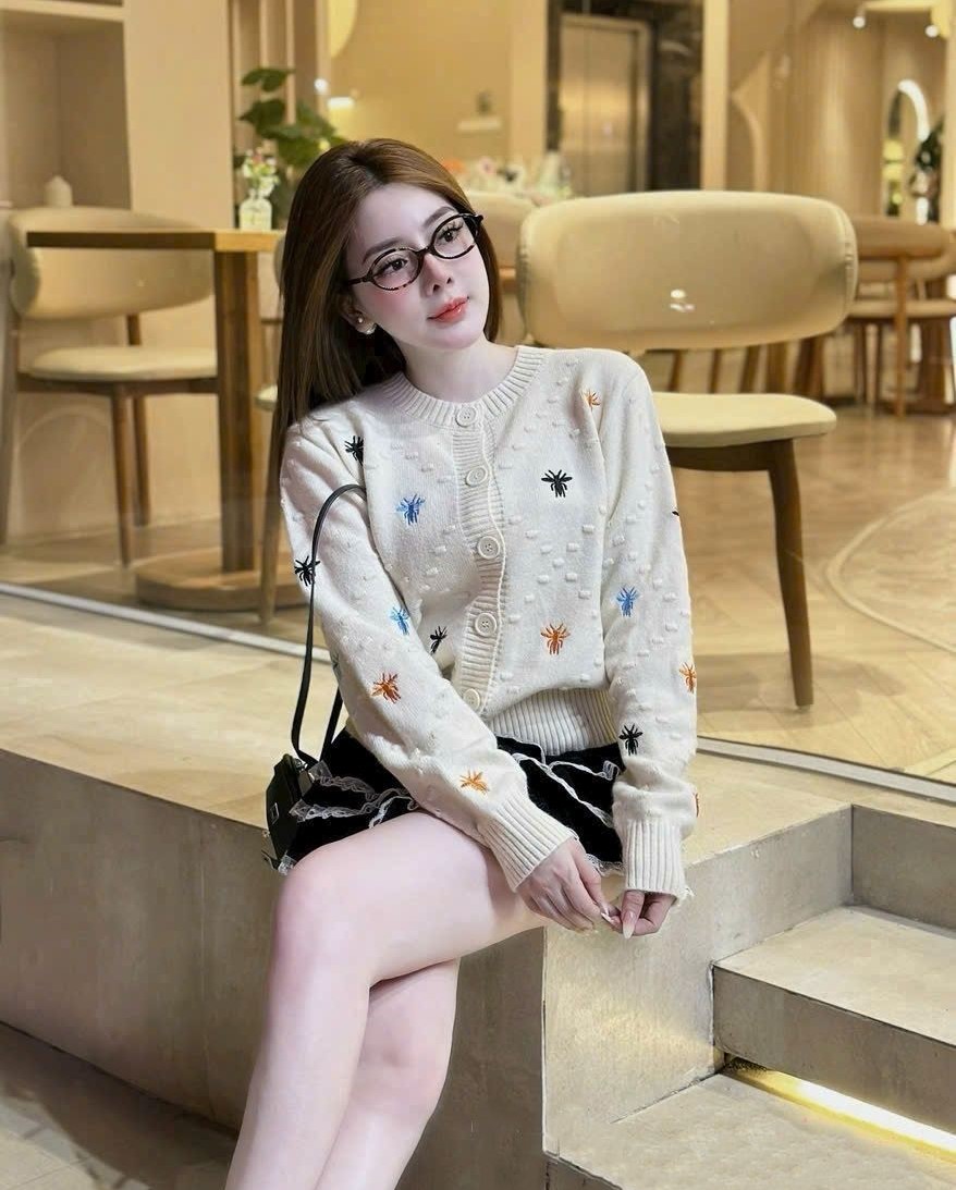 Áo len nữ tay dài Dior phom rộng tay dài họa tiết logo hãng 5