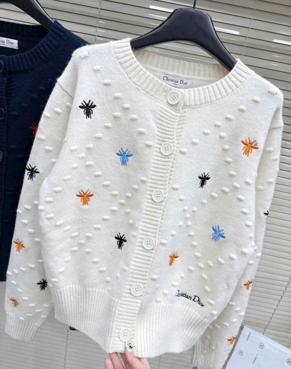 Áo len nữ tay dài Dior phom rộng tay dài họa tiết logo hãng 7