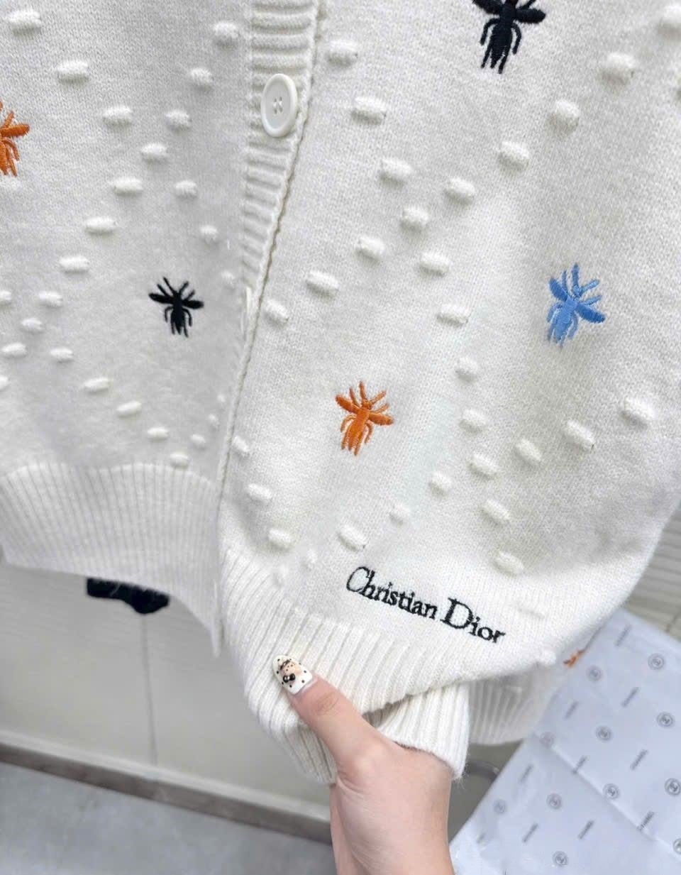 Áo len nữ tay dài Dior phom rộng tay dài họa tiết logo hãng 9