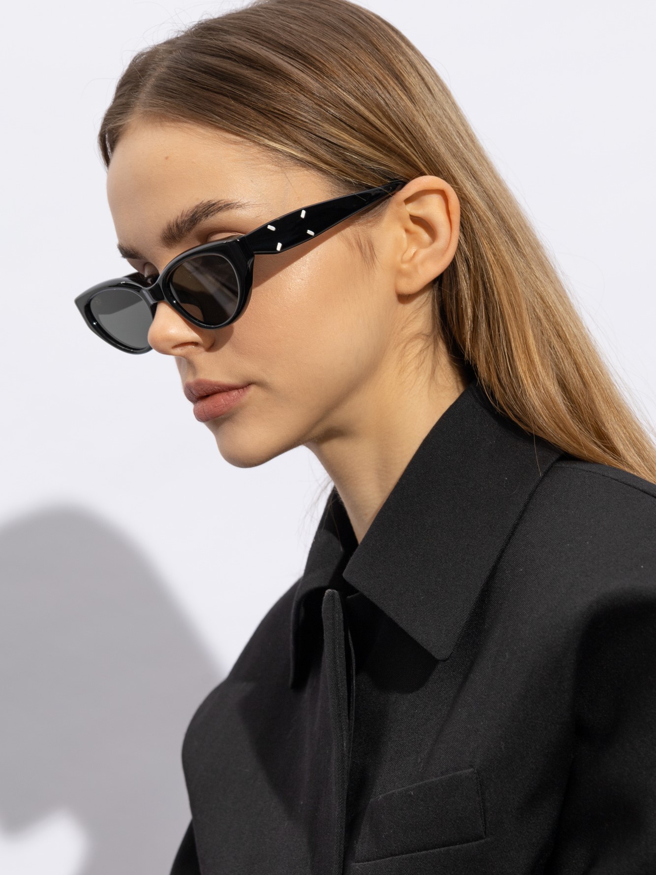 KÍNH MÁT GENTLE MONSTER MAISON MARGIELA MM108 01 BLACK LENSES CAT-EYE SHAPE BLACK ACETATE FRAME 3