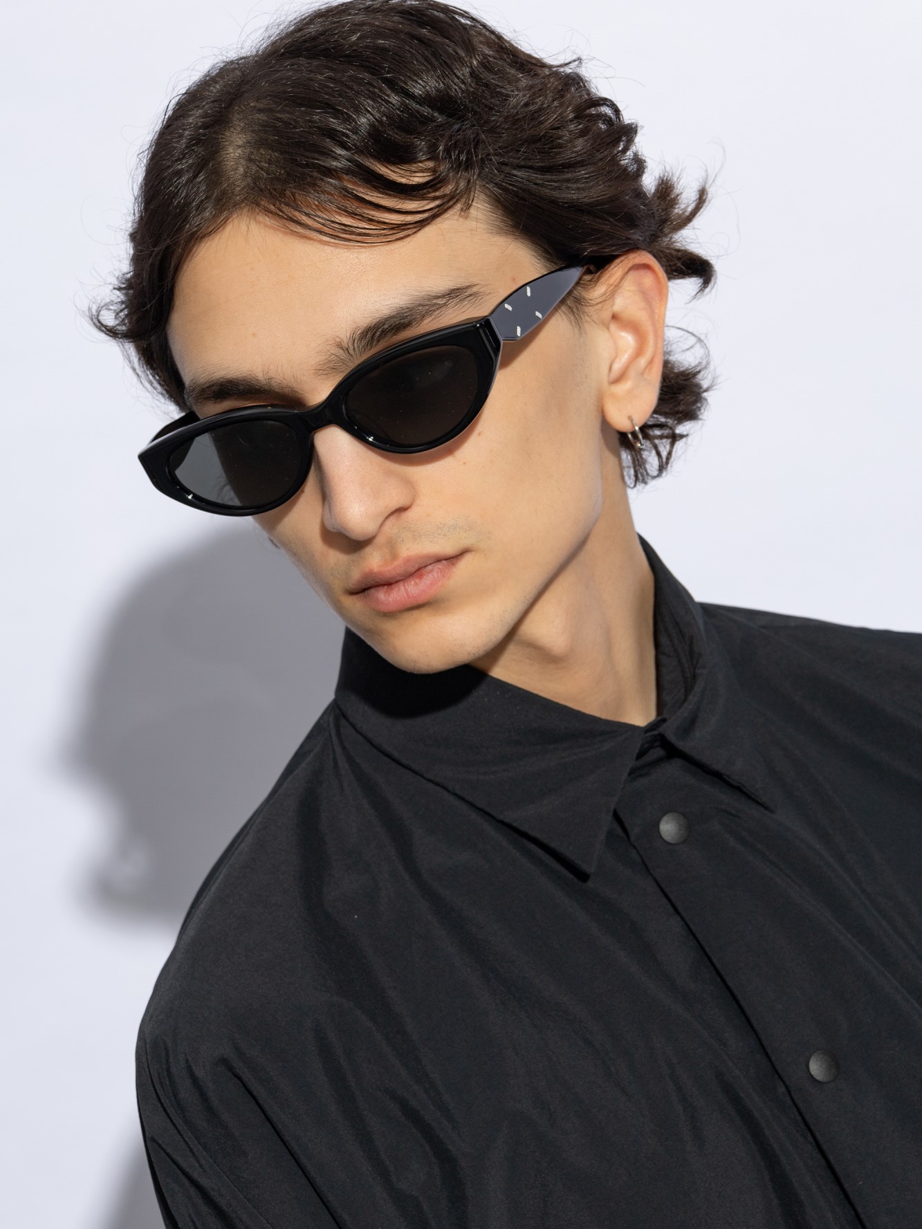 KÍNH MÁT GENTLE MONSTER MAISON MARGIELA MM108 01 BLACK LENSES CAT-EYE SHAPE BLACK ACETATE FRAME 7