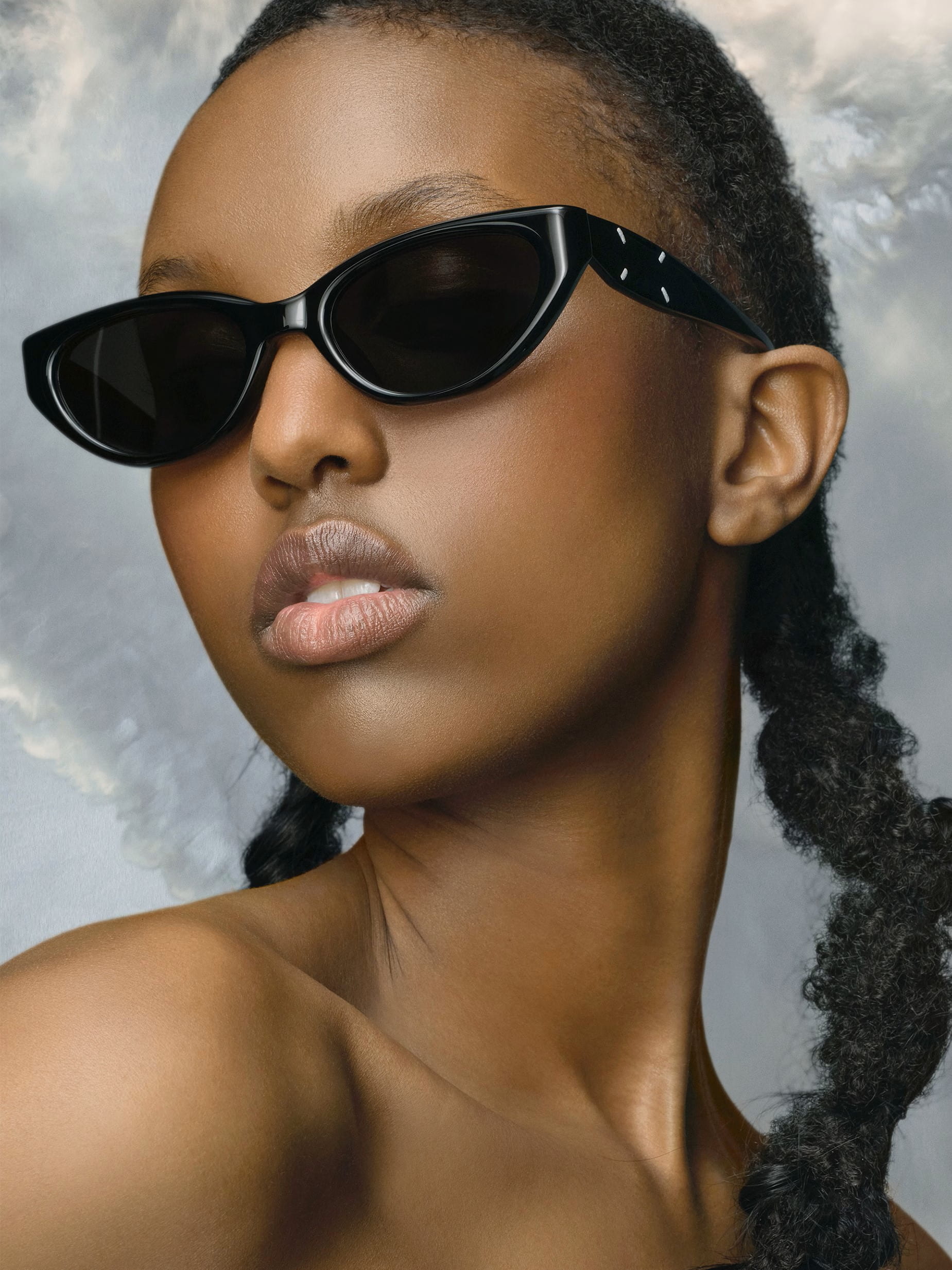 KÍNH MÁT GENTLE MONSTER MAISON MARGIELA MM108 01 BLACK LENSES CAT-EYE SHAPE BLACK ACETATE FRAME 9