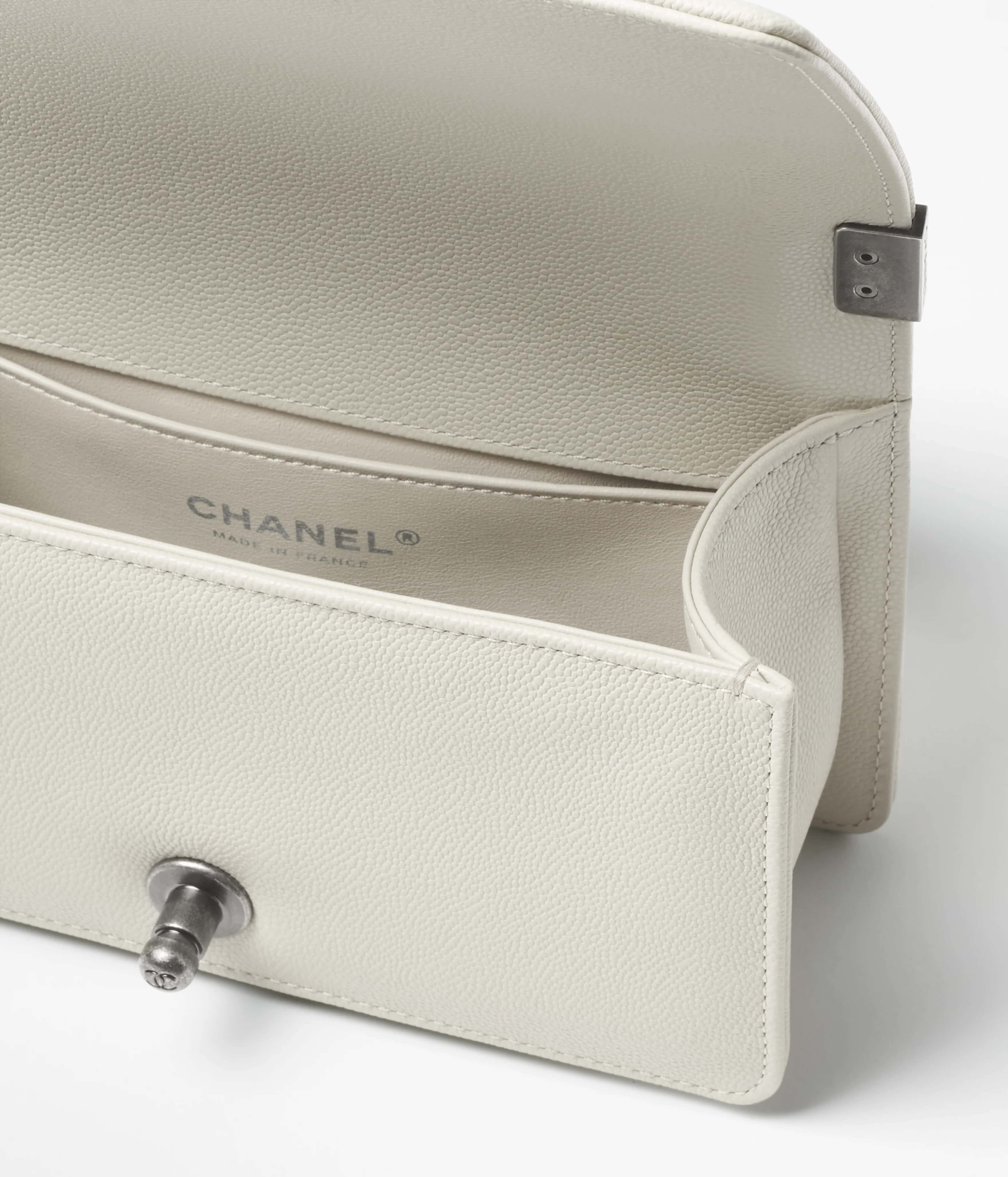 Túi đeo chéo Chanel Small Boy Shiny Grained Calfskin Ruthenium-Finish Metal Light Gray 3