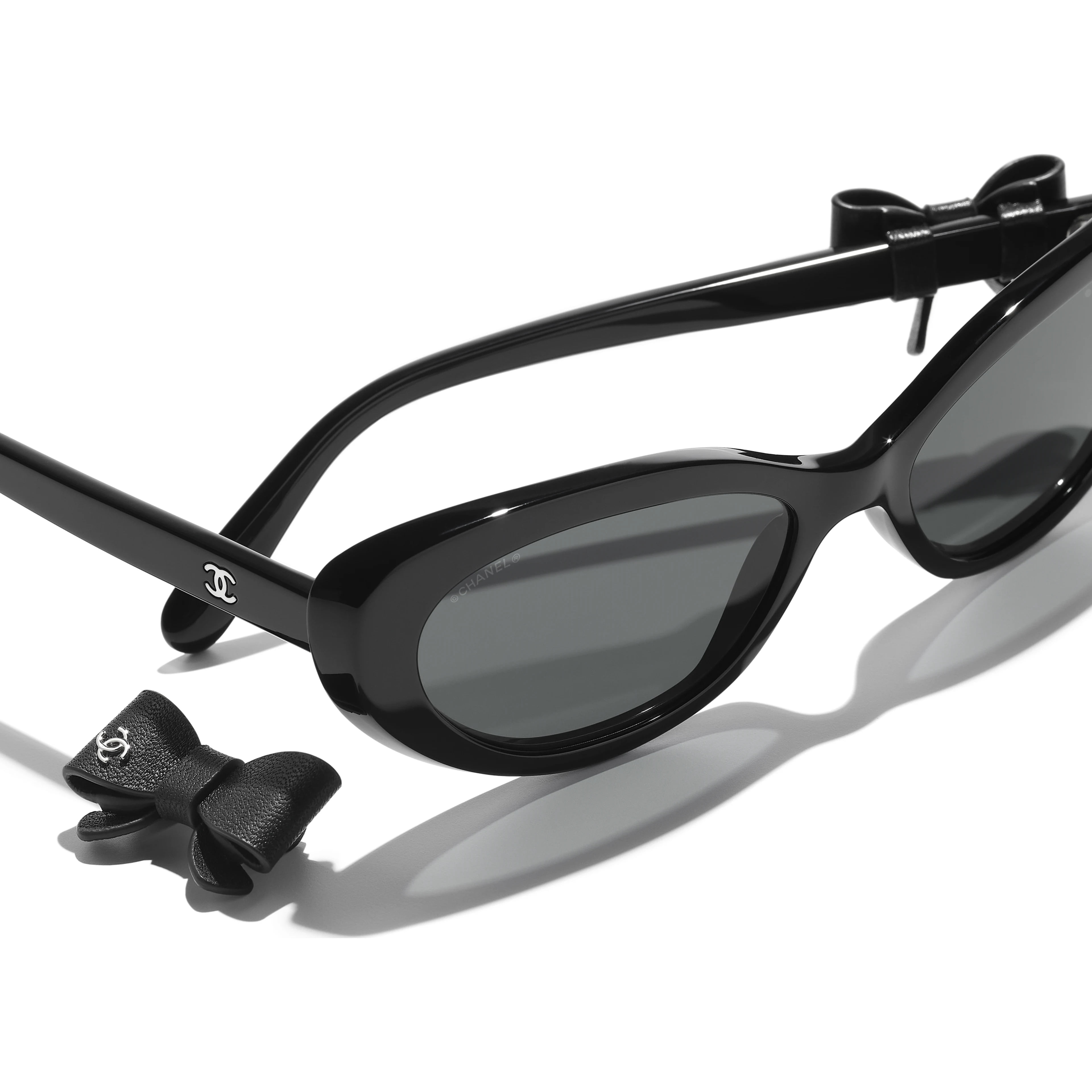 Kính mát Chanel Cat Eye Sunglasses Acetate 9181 7
