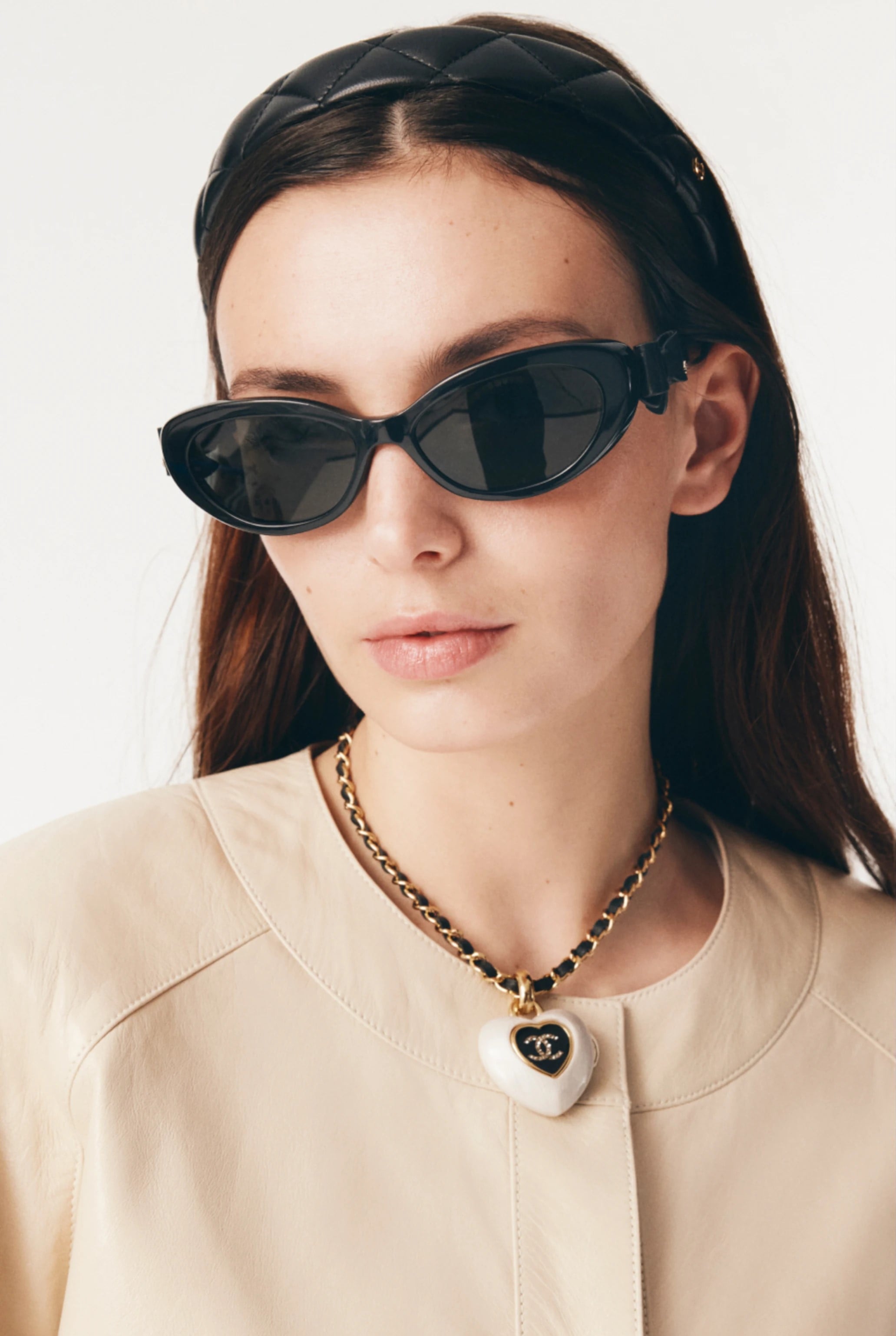 Kính mát Chanel Cat Eye Sunglasses Acetate 9181 10