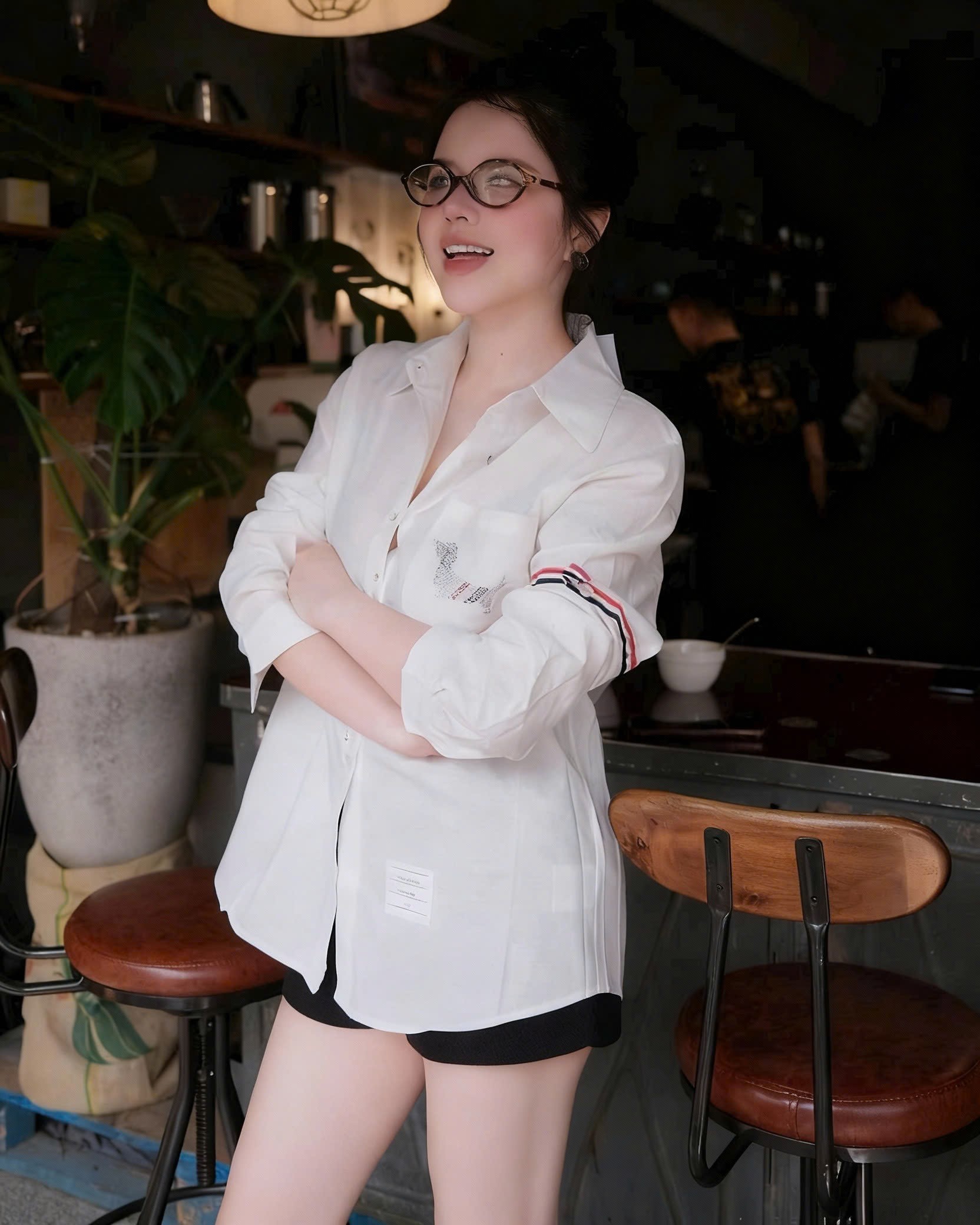 Áo sơ mi tay dài Thom Browne đính đá 7
