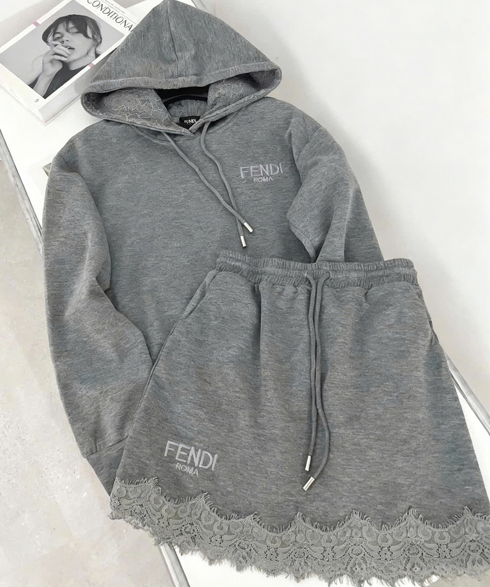 Combo áo có nón váy phối ren xám Fendi 6