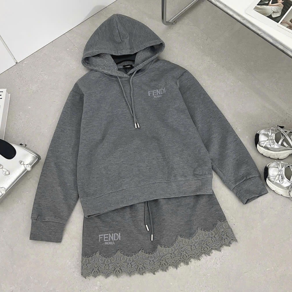 Combo áo có nón váy phối ren xám Fendi 9