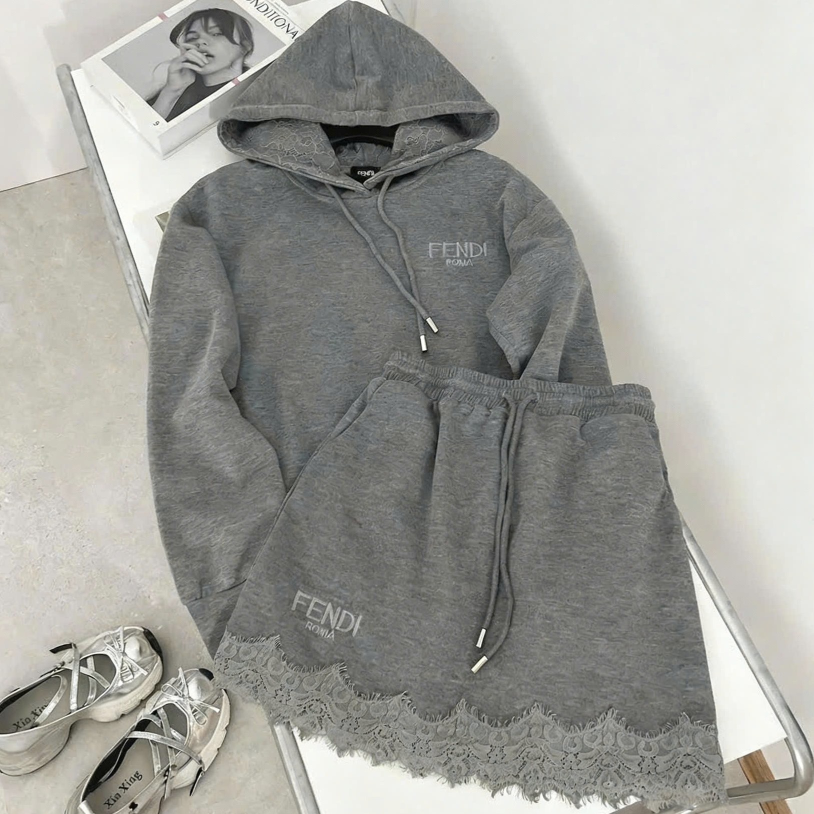 Combo áo có nón váy phối ren xám Fendi 8