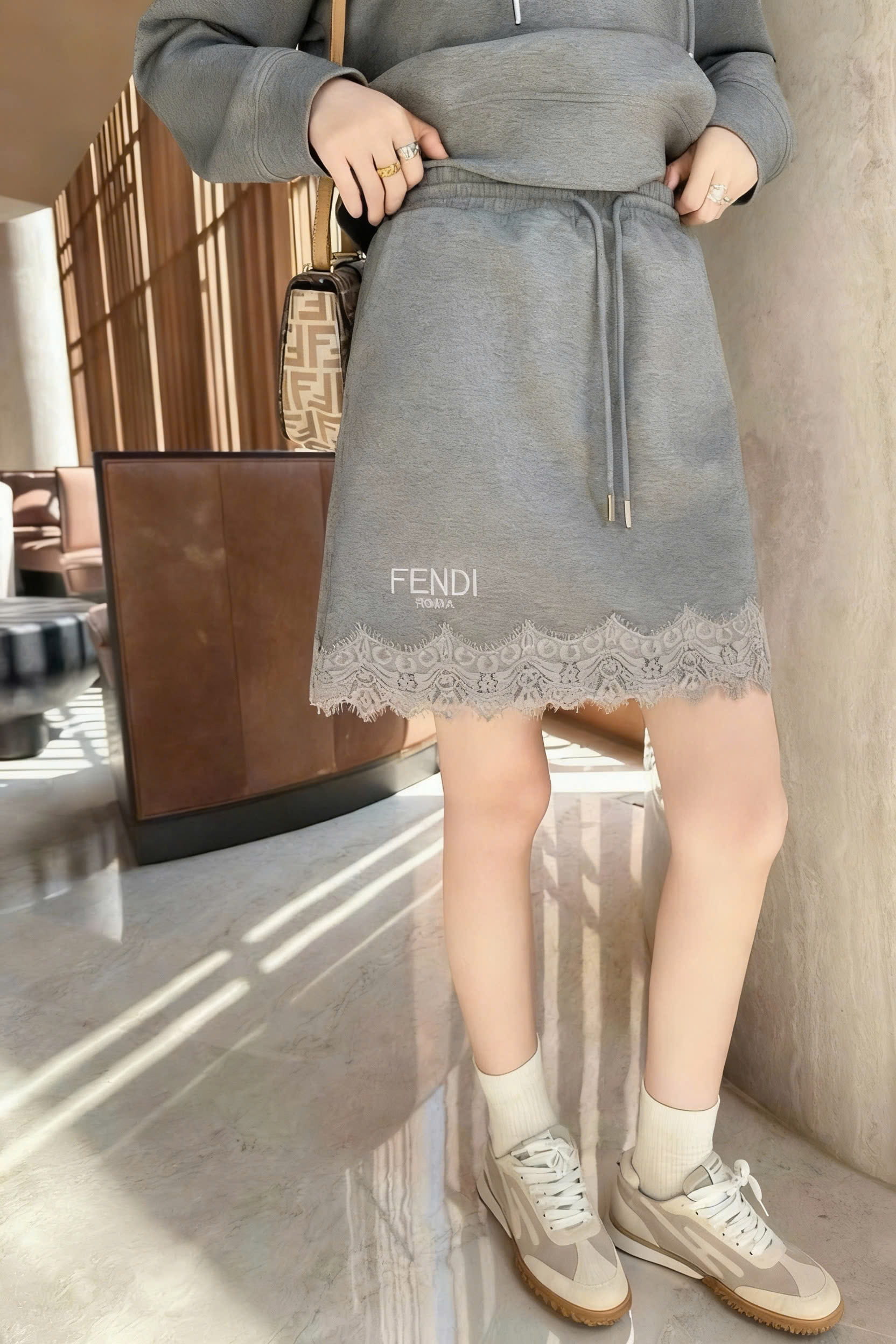 Combo áo có nón váy phối ren xám Fendi 13