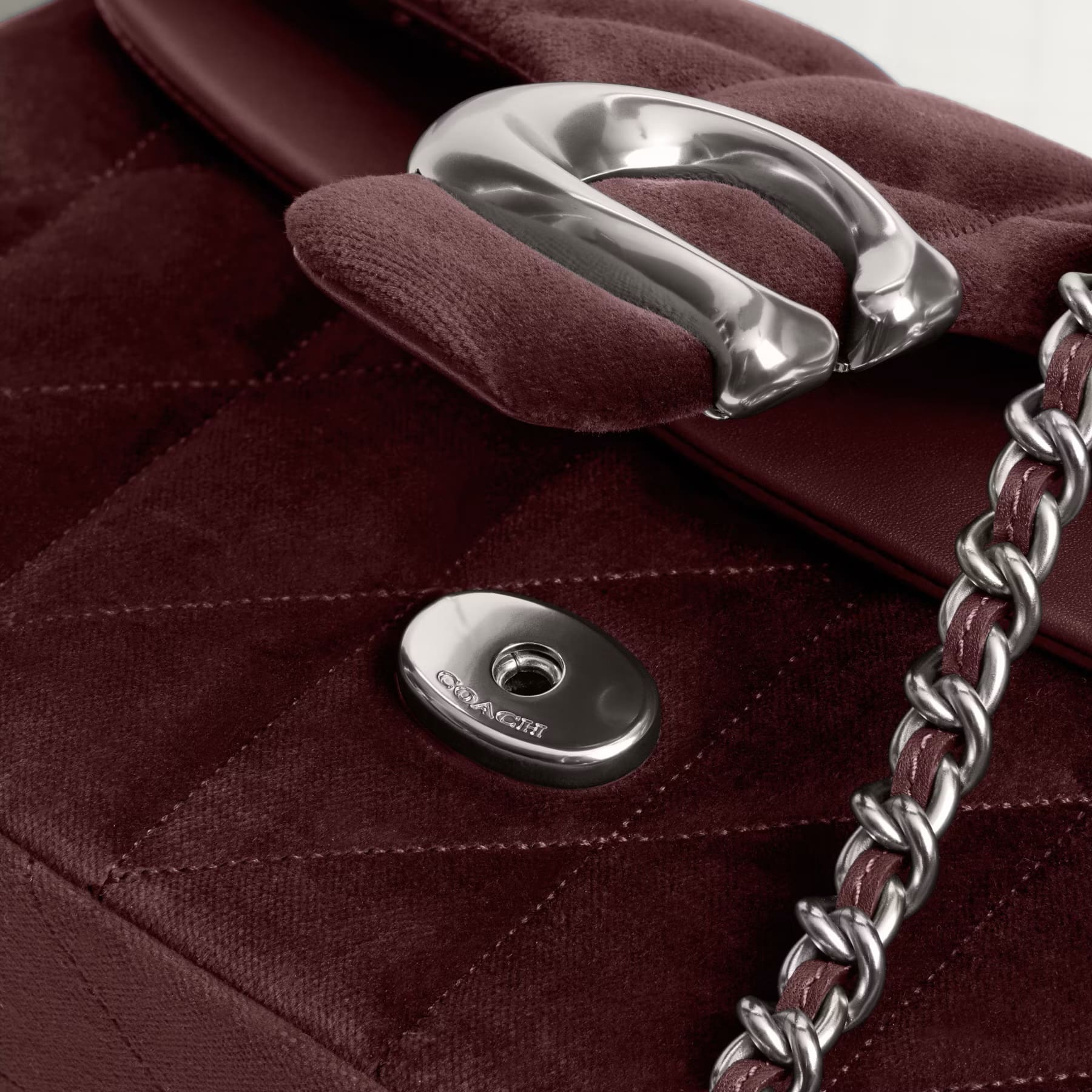 Túi đeo chéo Coach Tabby Shoulder Bag 26 With Quilting Merlot CW607 7