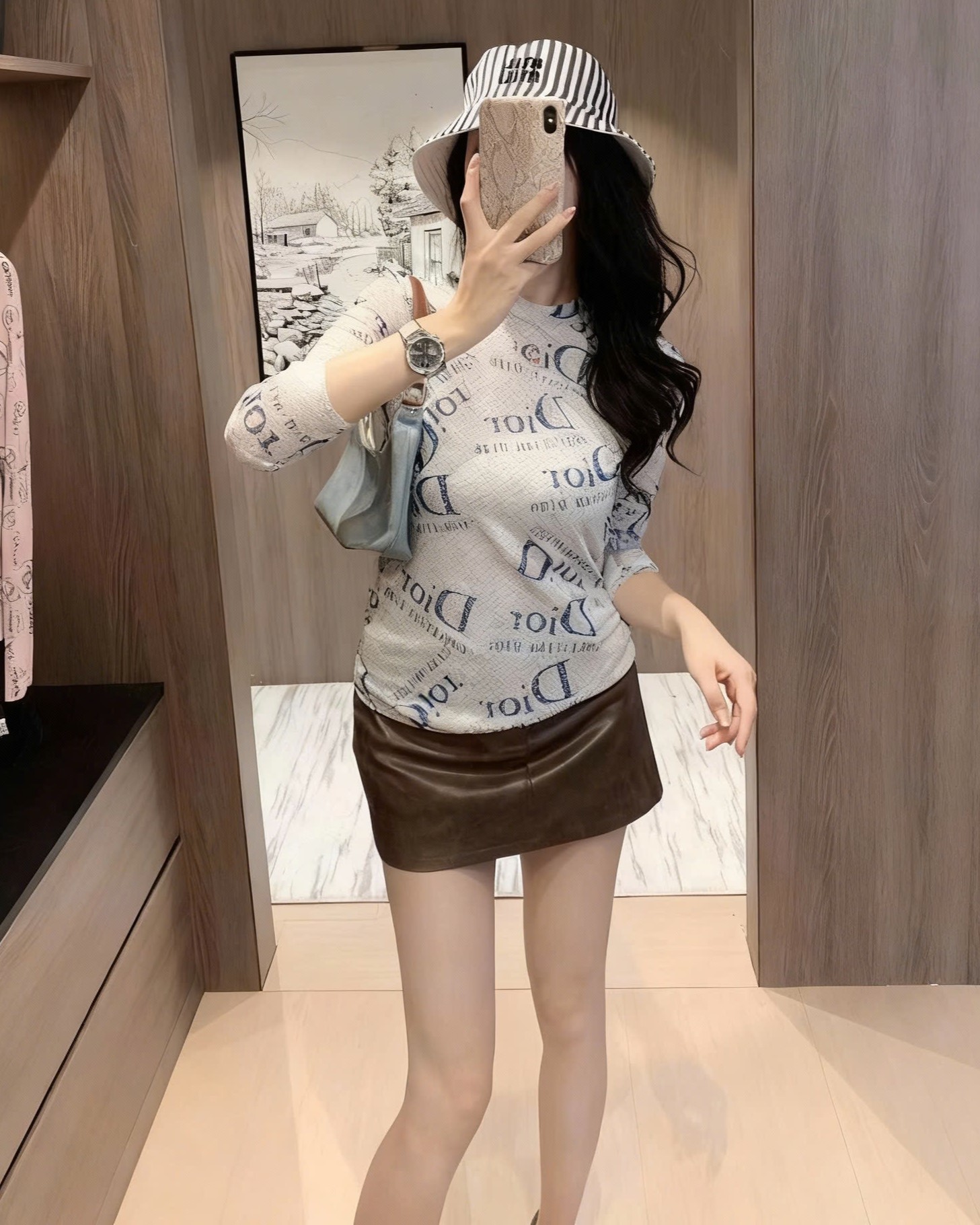 Áo thun nữ dáng ôm cổ lọ Dior 2