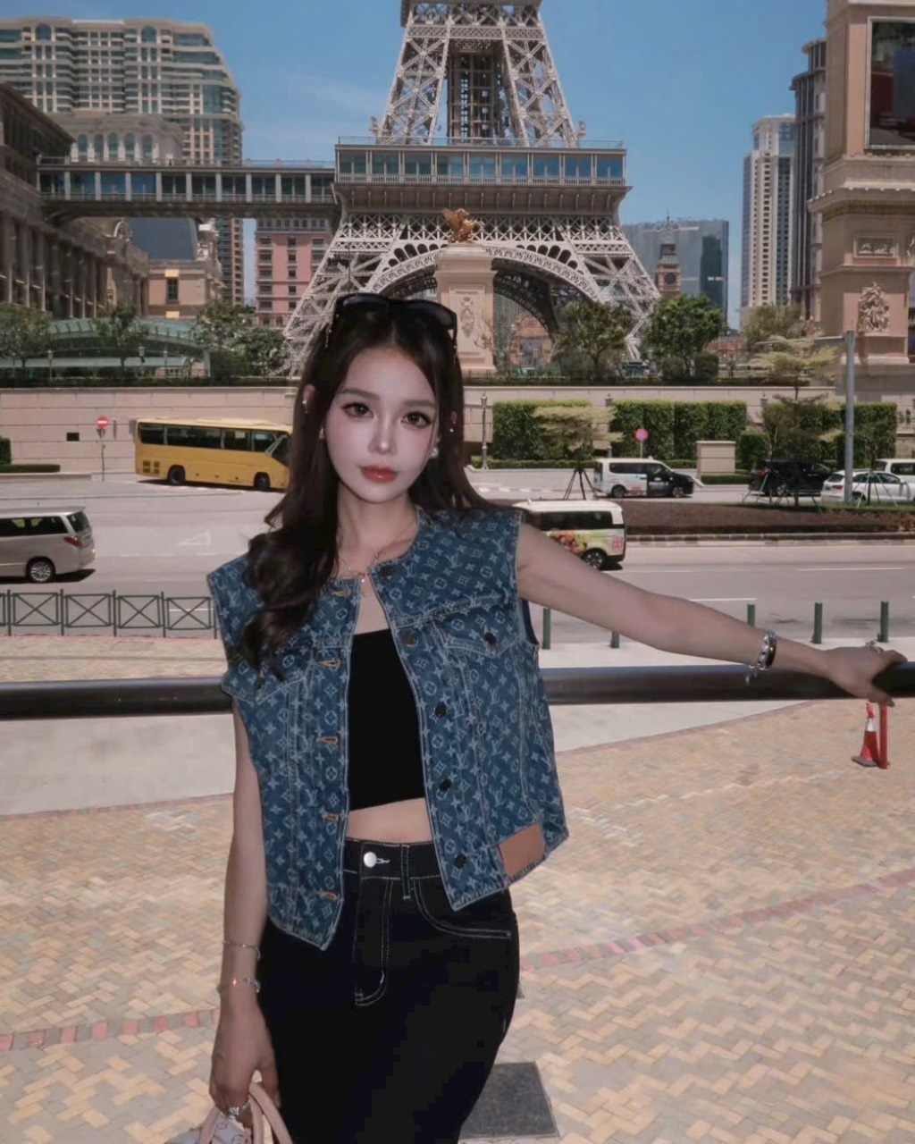 Áo nữ Louis Vuitton Sleeveless Monogram Denim Jacket Blue 2