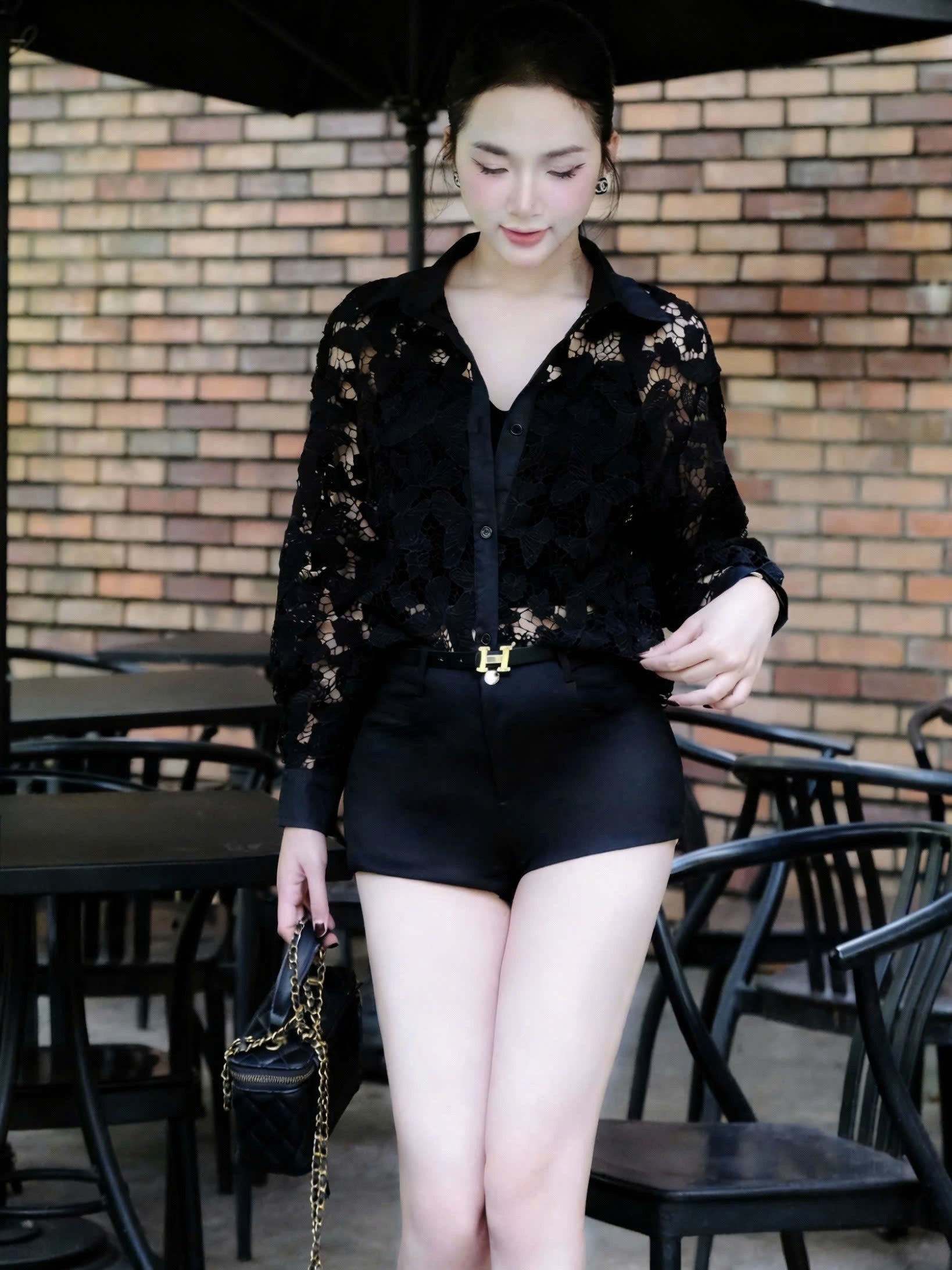 Áo sơ mi ren trắng đen Dior 3