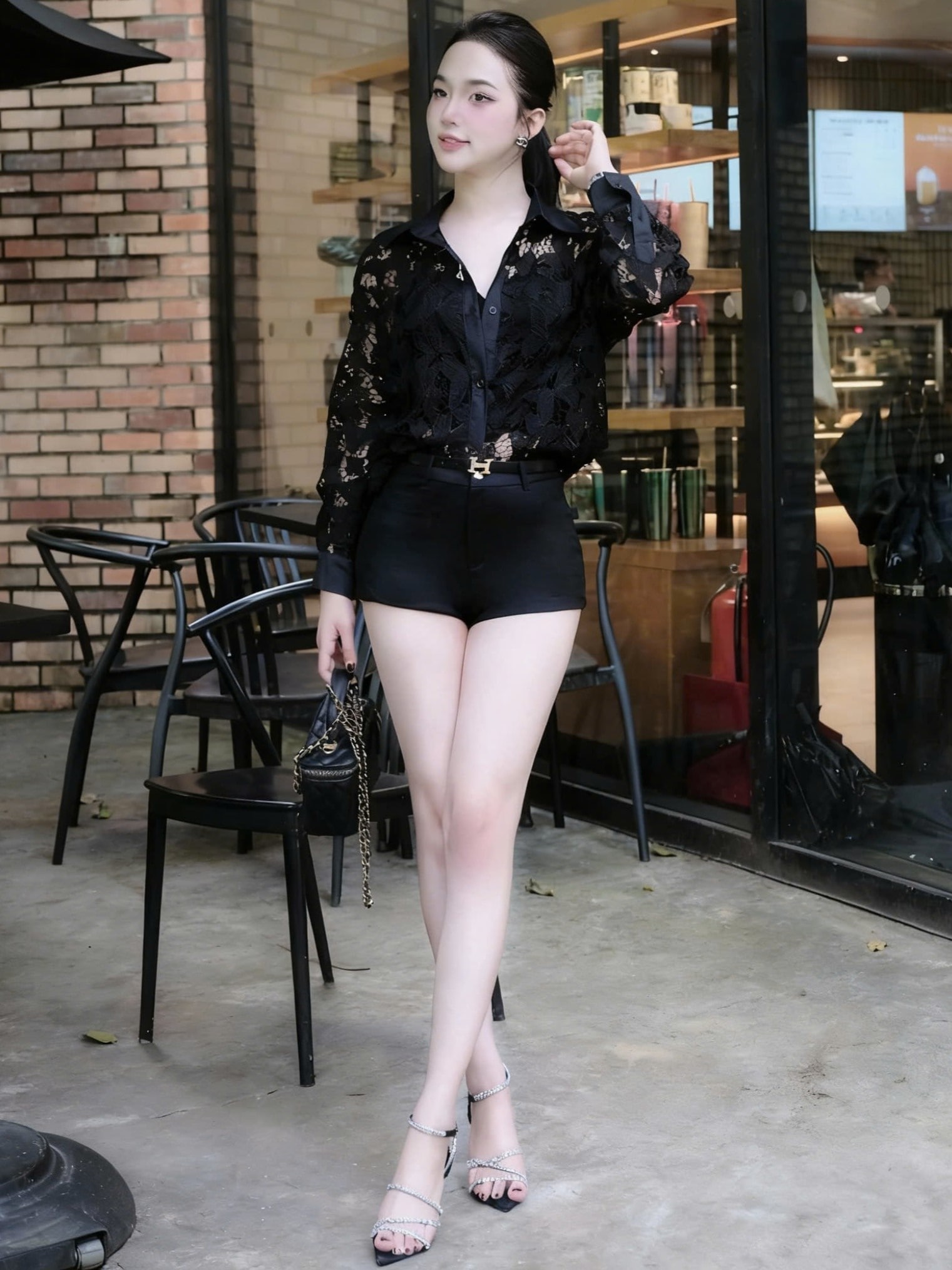 Áo sơ mi ren trắng đen Dior 1