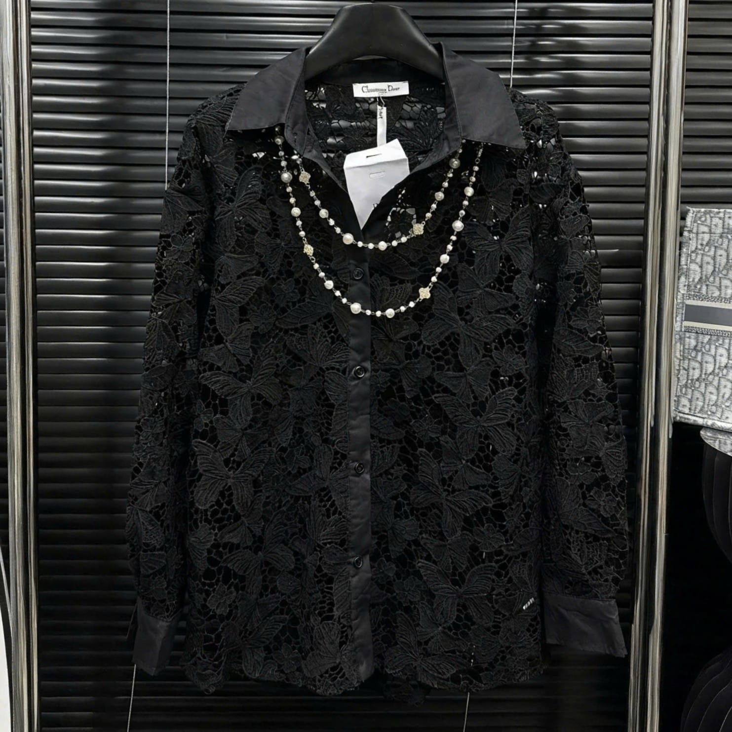 Áo sơ mi ren trắng đen Dior 5