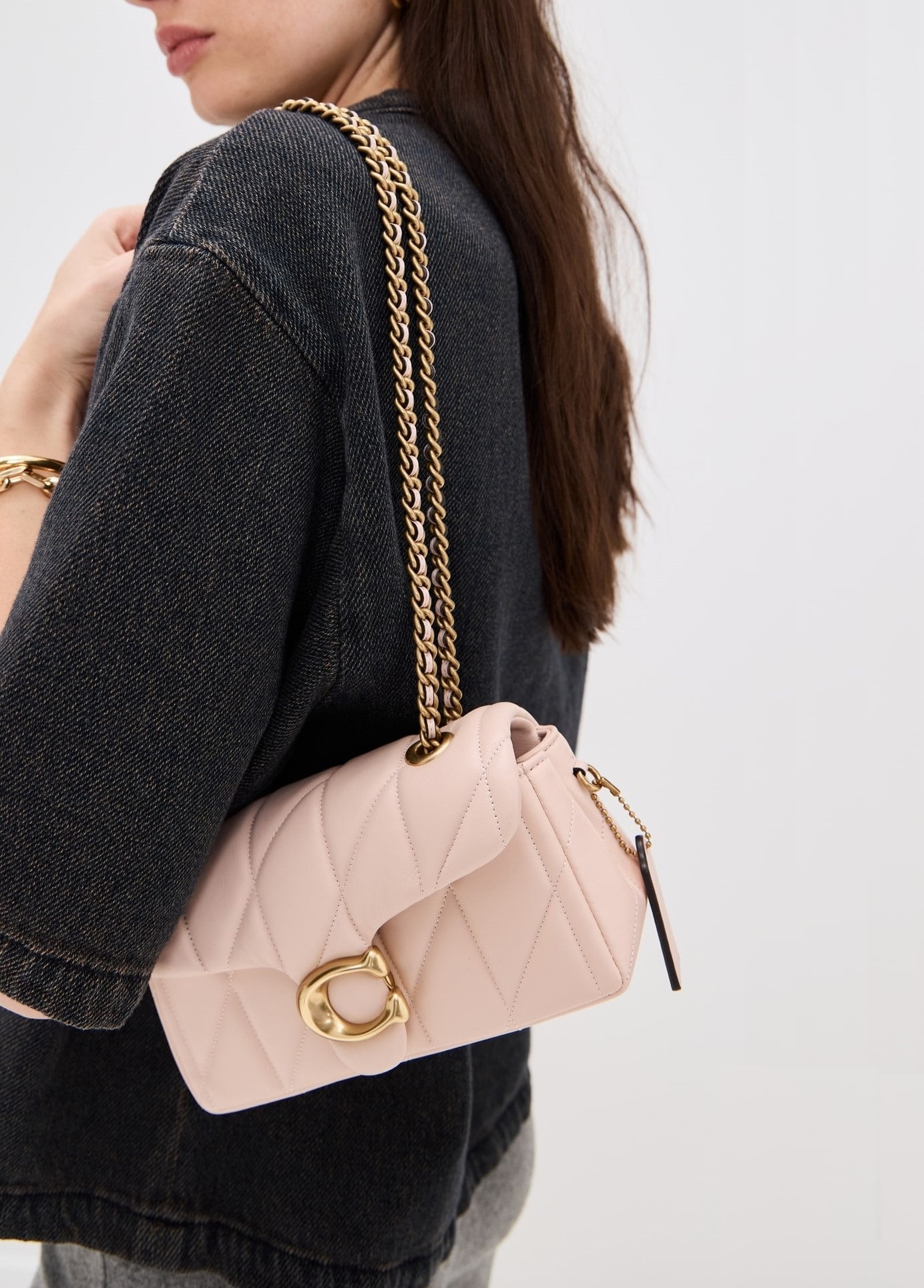 Túi đeo chéo Coach Tabby Shoulder Bag 20 With Pillow Quilting Nappa Leather Blush CP149 5