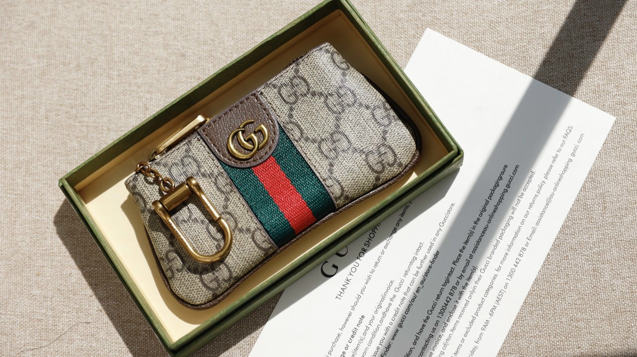 VÍ NỮ GUCCI MINI LIGHT OPHIDIA KEY CASE IN BEIGE AND EBONY GG SUPREME CANVAS 8