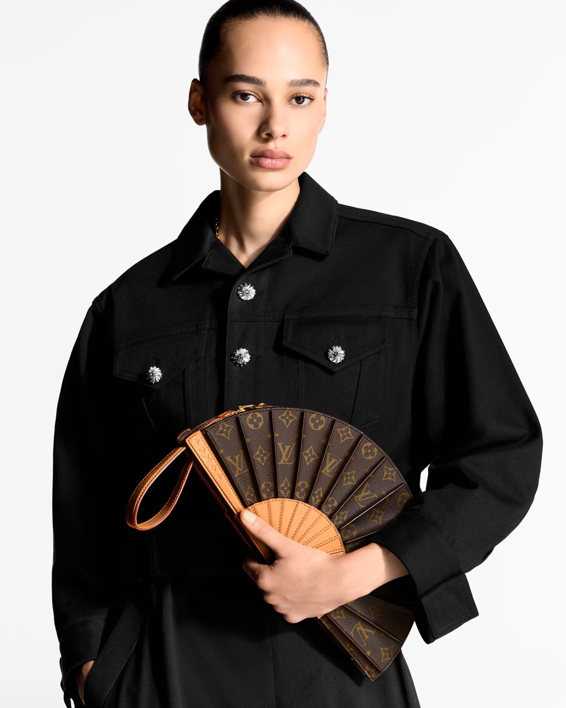 Túi đeo chéo Louis Vuitton LV Fan Monogram Canvas Bag M14804 3