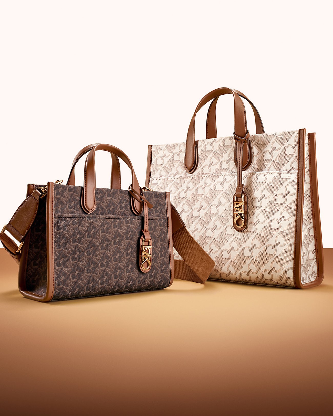 Túi đeo chéo MK nữ Michael Kors Gigi Small Empire Signature Logo Messenger Bag 30H3G3GM5B 3