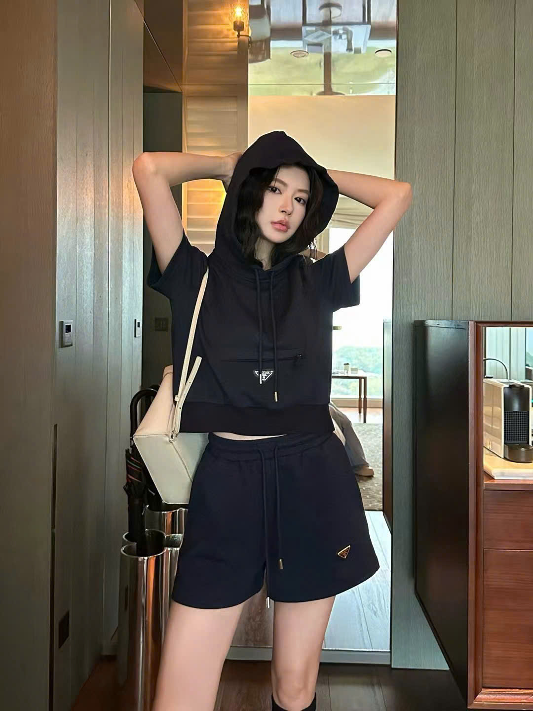 Combo áo cotton mũ và quân ngắn Prada 2