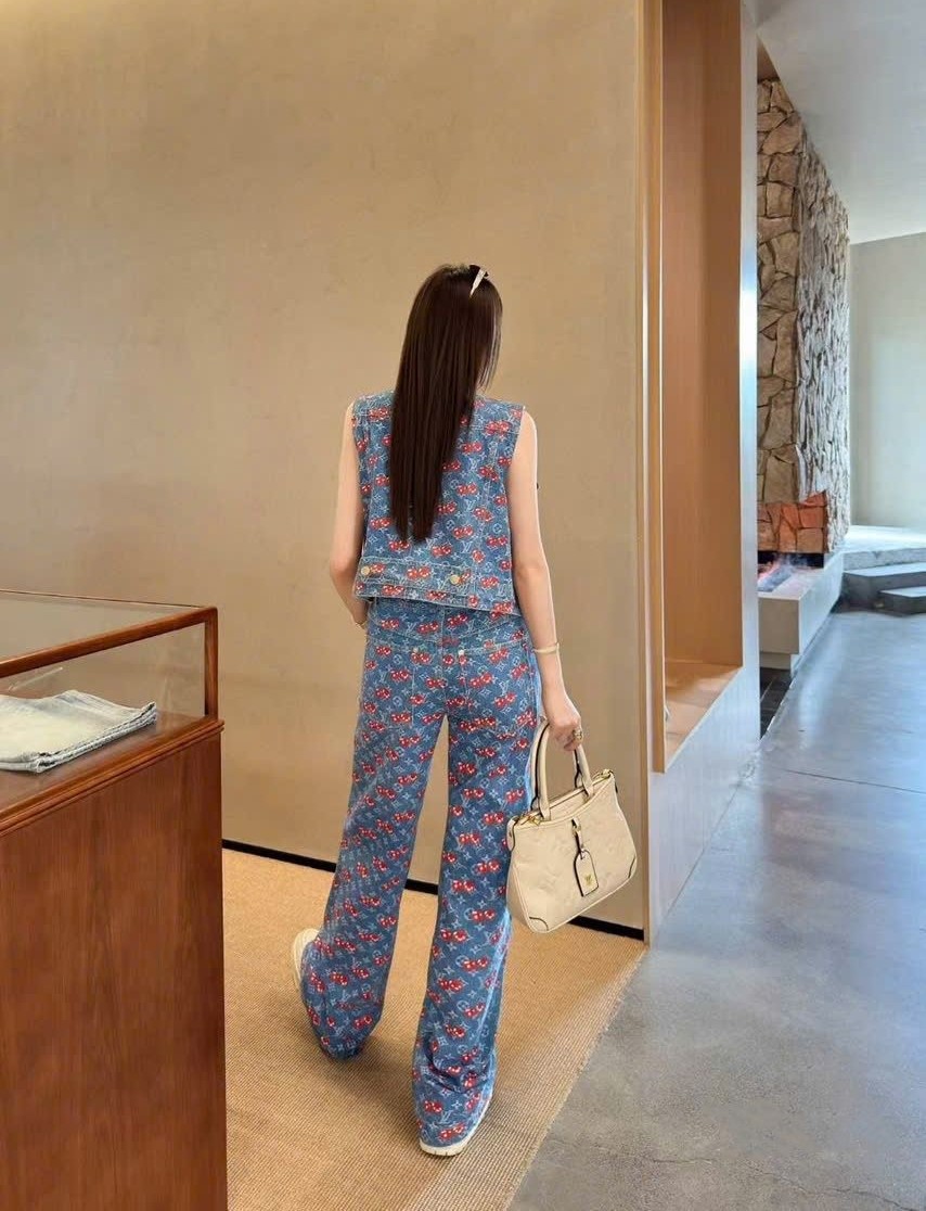 Combo full bộ áo thun quần short và quần dài LV họa tiết cherry 3