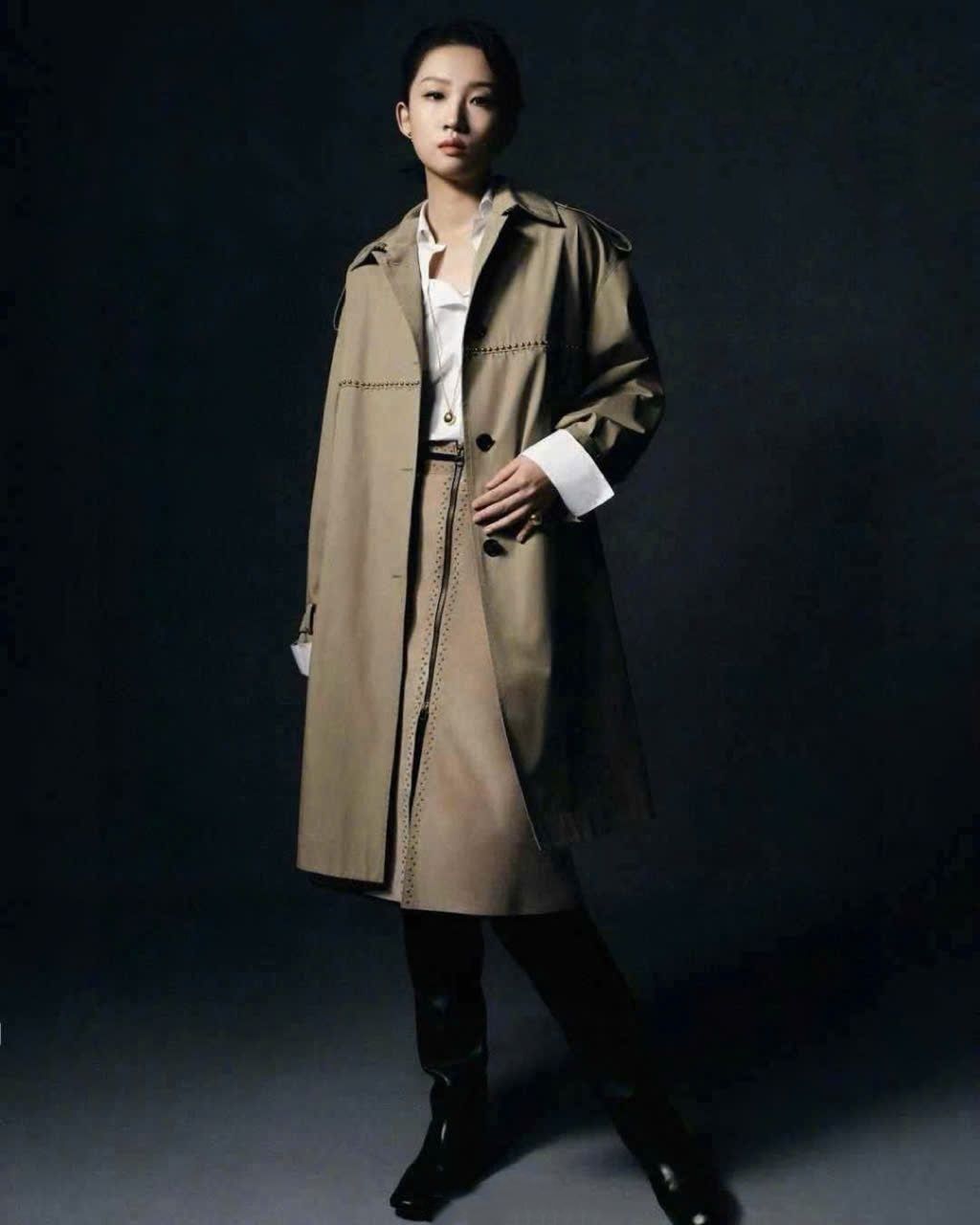 Áo khoác nữ thời trang Dior Embroidered Trench Coat Beige Cotton Gabardine and Gold-Finish Studs 8