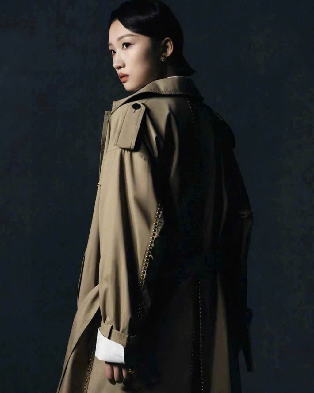 Áo khoác nữ thời trang Dior Embroidered Trench Coat Beige Cotton Gabardine and Gold-Finish Studs 12