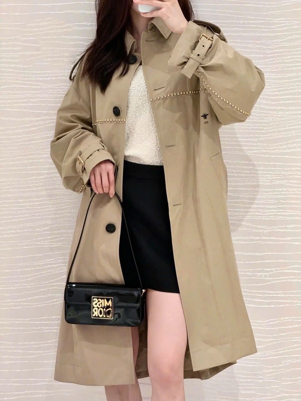 Áo khoác nữ thời trang Dior Embroidered Trench Coat Beige Cotton Gabardine and Gold-Finish Studs 2