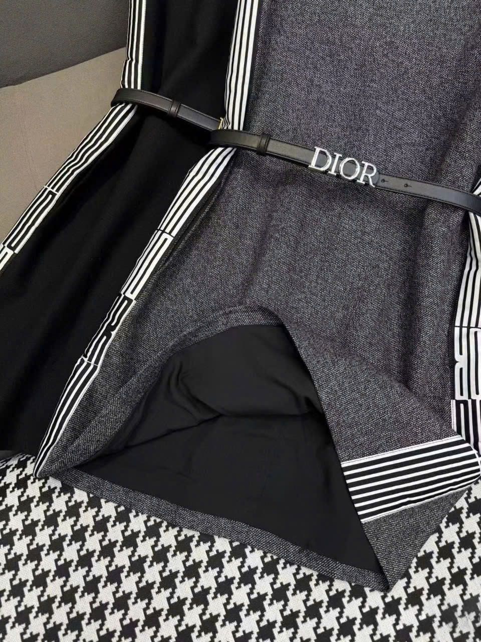 Áo đầm sát nách thời trang nữ Dior đen xám 15