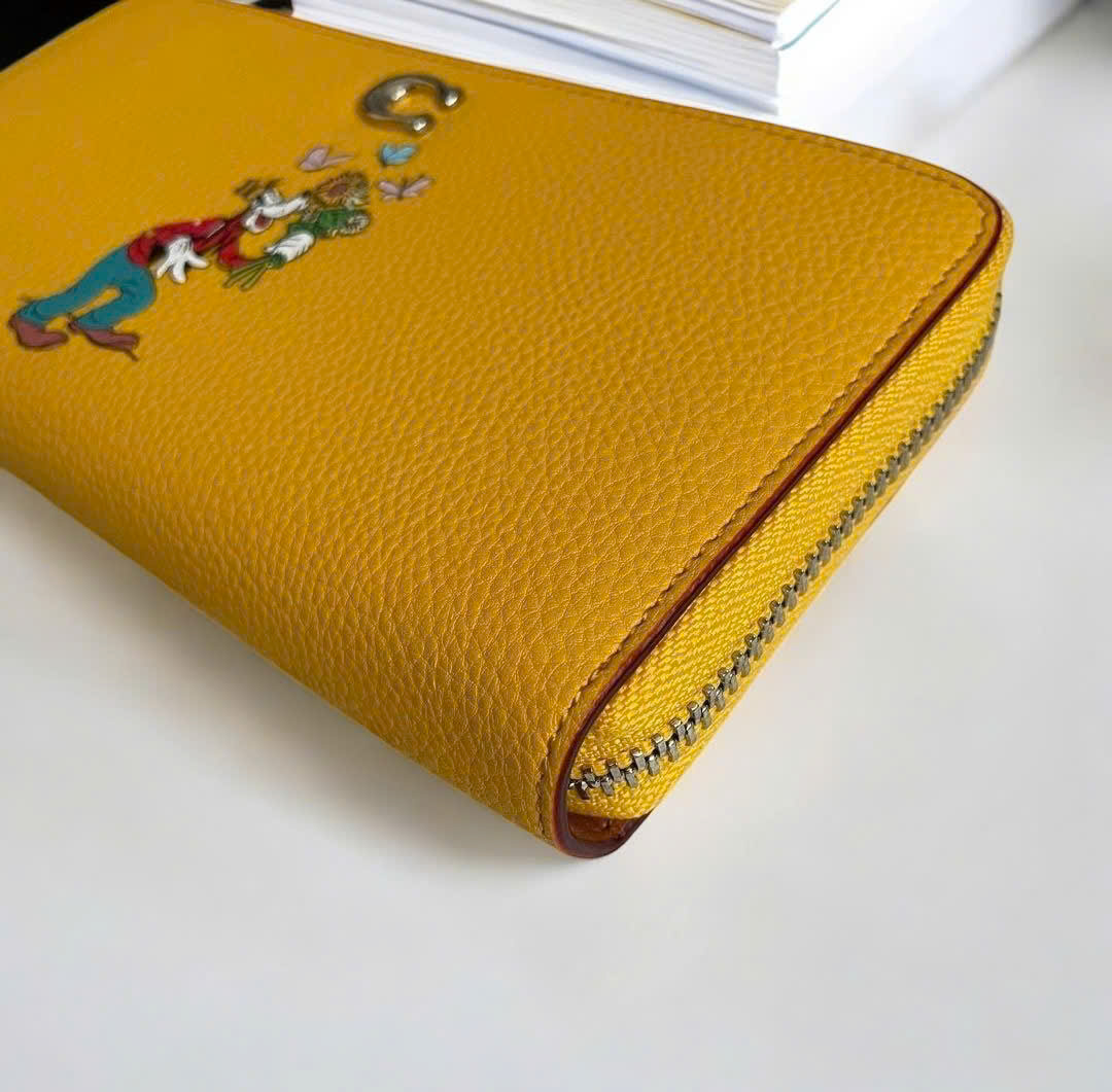 Ví dài Coach Accordion Zip Wallet in Regenerative Leather Goofy CH49 1