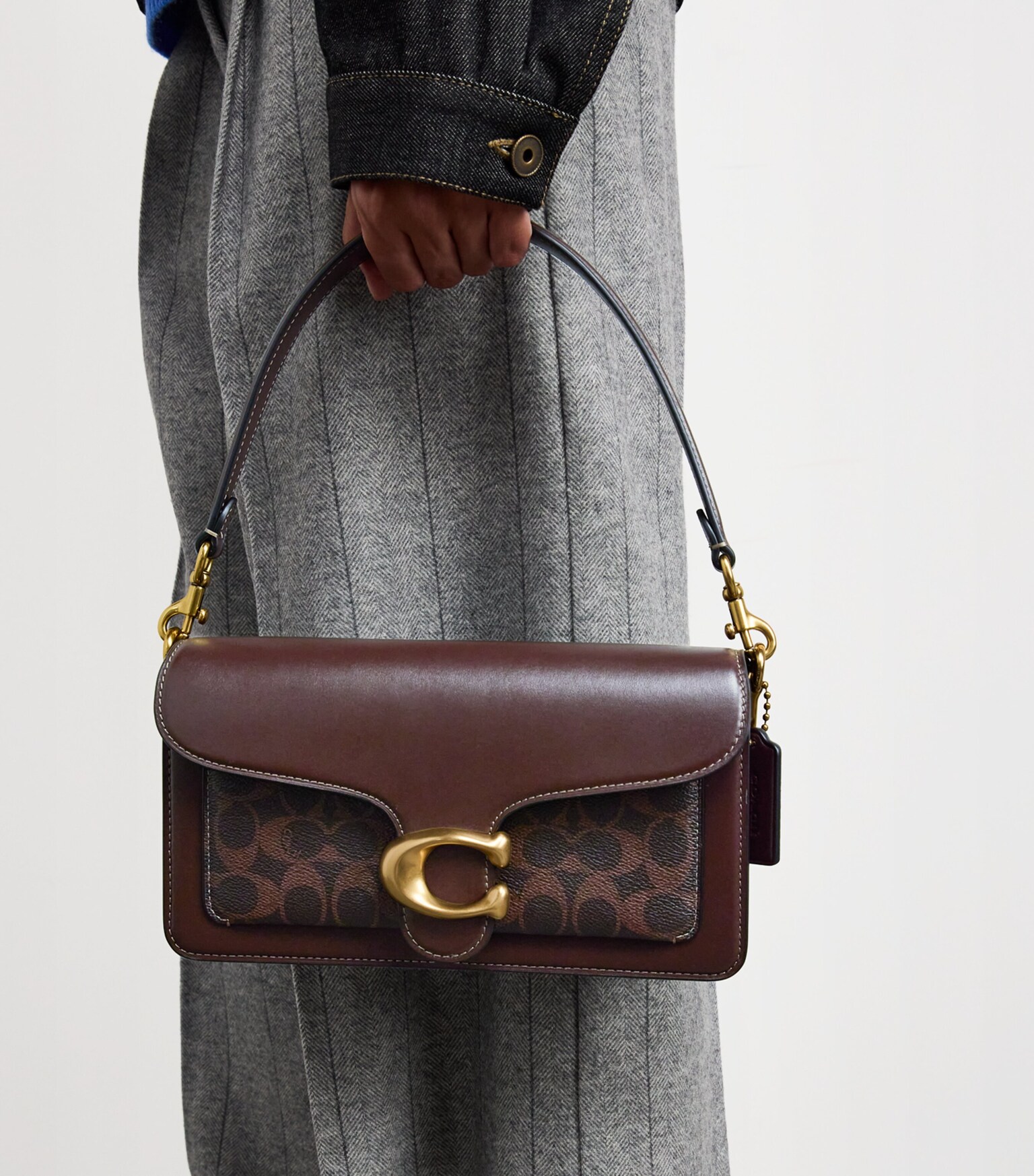 Túi đeo chéo Coach Tabby Shoulder Bag 26 In Signature Canvas Brass Maple CI032 17