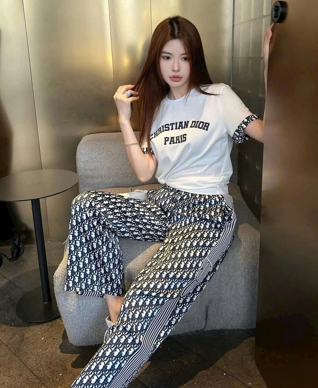 Quần dài vải họa tiết hãng Dior 8