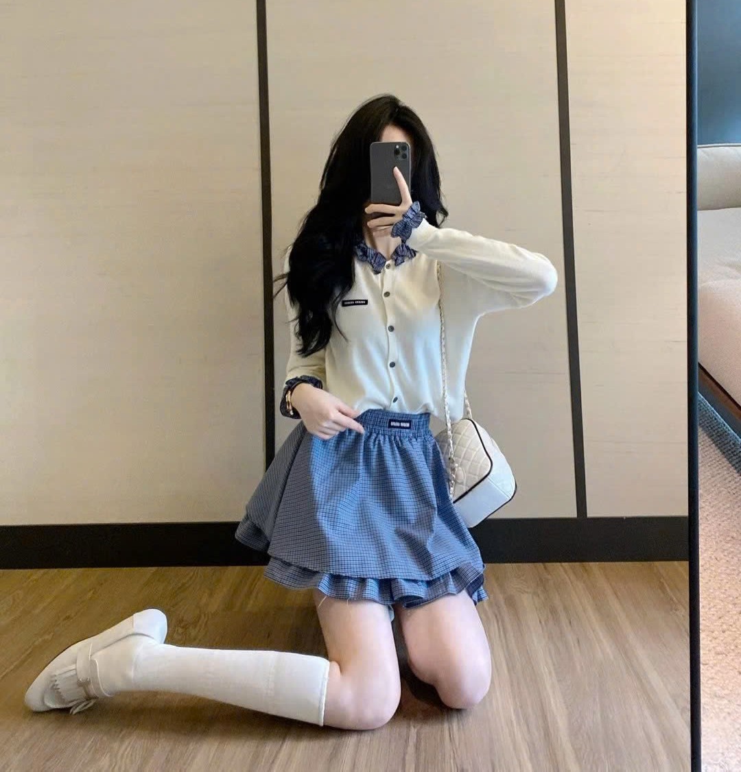 Combo bộ áo len thun váy vải ngắn xanh dương Miu Miu 5