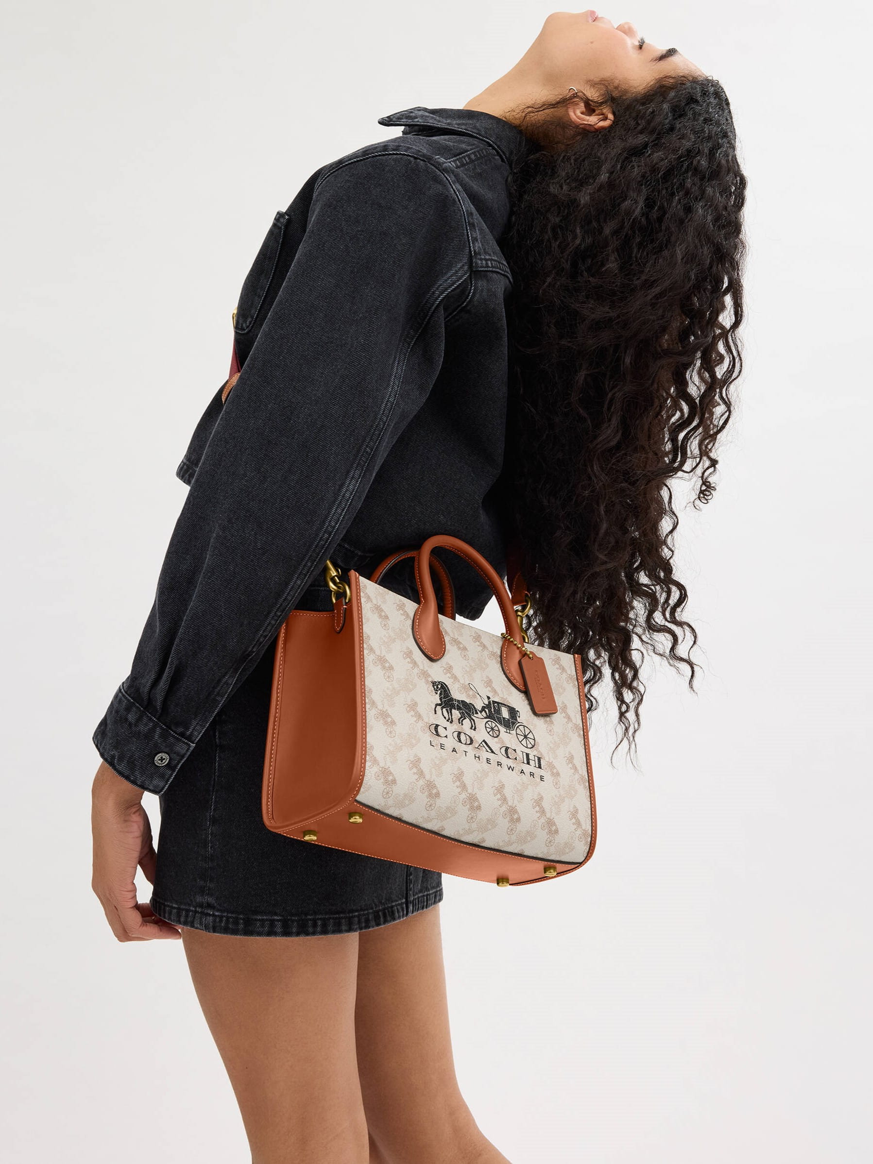 Túi xách Coach nữ Ace Tote 26 With Horse And Carriage Print Beige CR680 1