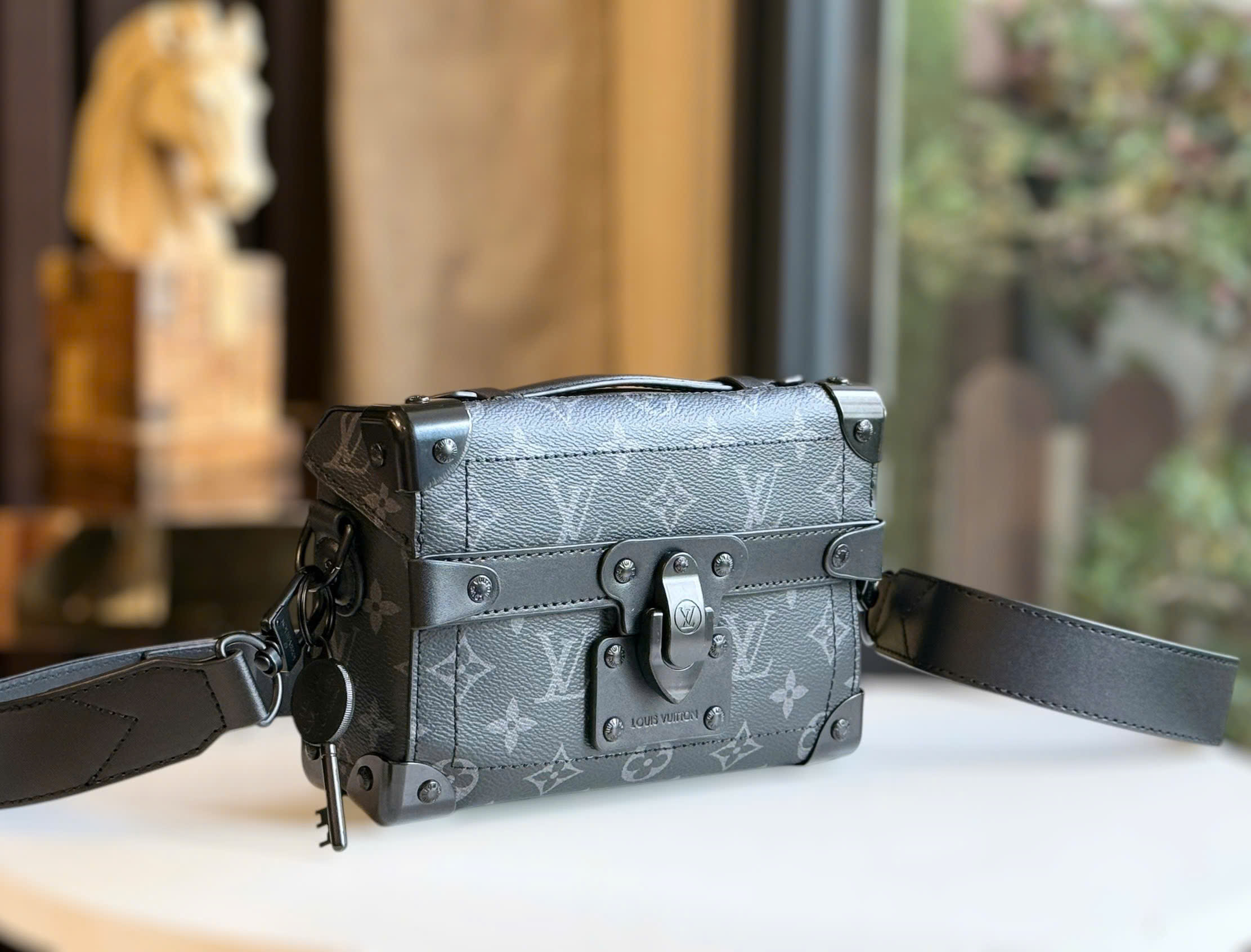 Túi xách cốp LV Louis Vuitton Soul Trunk Monogram Eclipse Canvas M11743 3