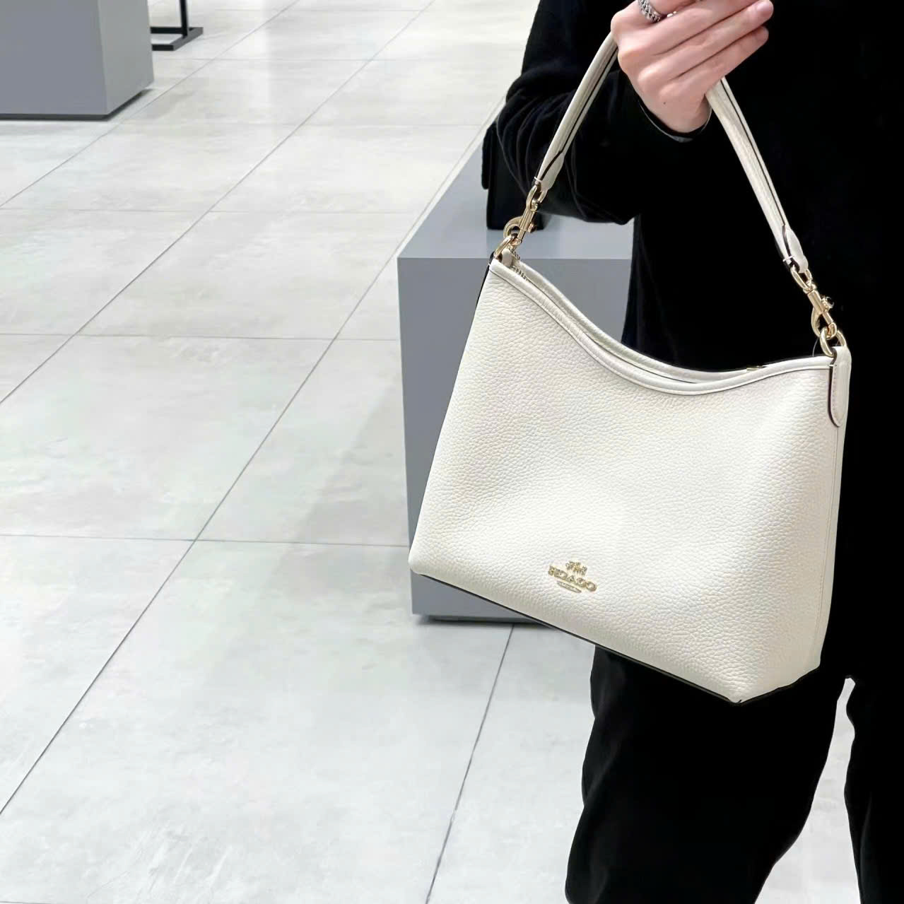 Túi xách Coach Laurel Large Shoulder Bag Chalk CY684 6