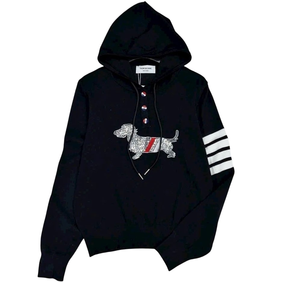 Set áo nón chú chó váy ngắn xếp ly thời trang Thom Browne 3