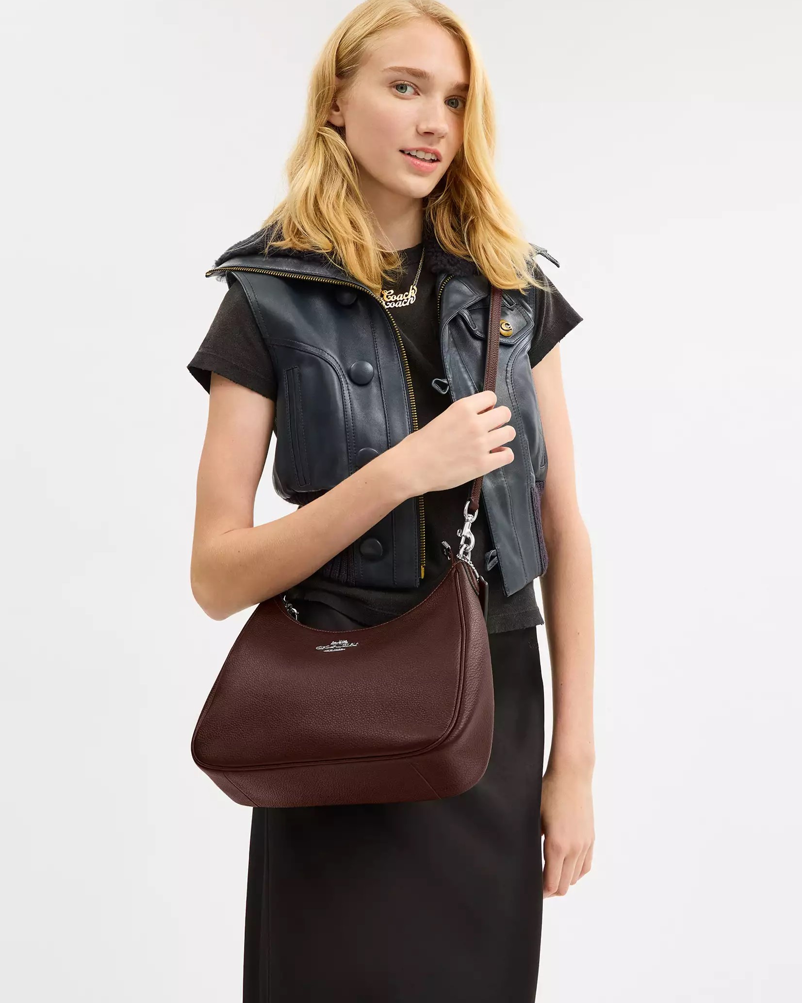 Túi đeo chéo nữ Coach Teri Hobo Maple CV935 7