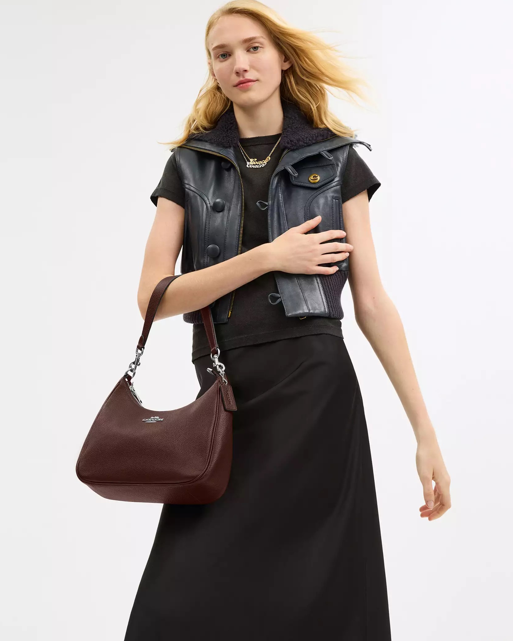 Túi đeo chéo nữ Coach Teri Hobo Maple CV935 10