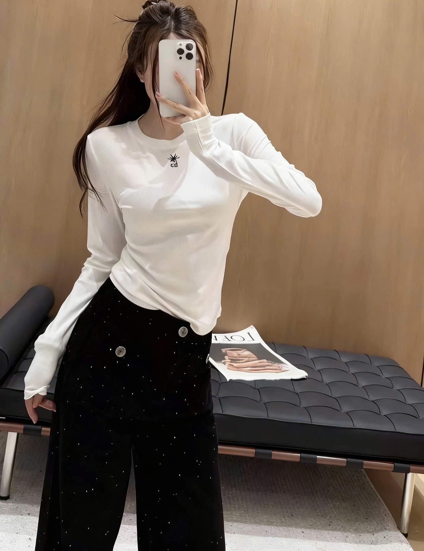 Áo thun ôm nữ tay dài cổ tròn trắng đen Dior 5