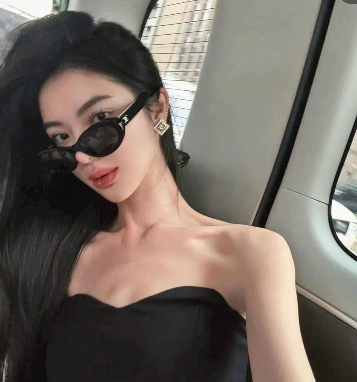 Mắt kính Chanel Oval Sunglasses Acetate Black 5515 2