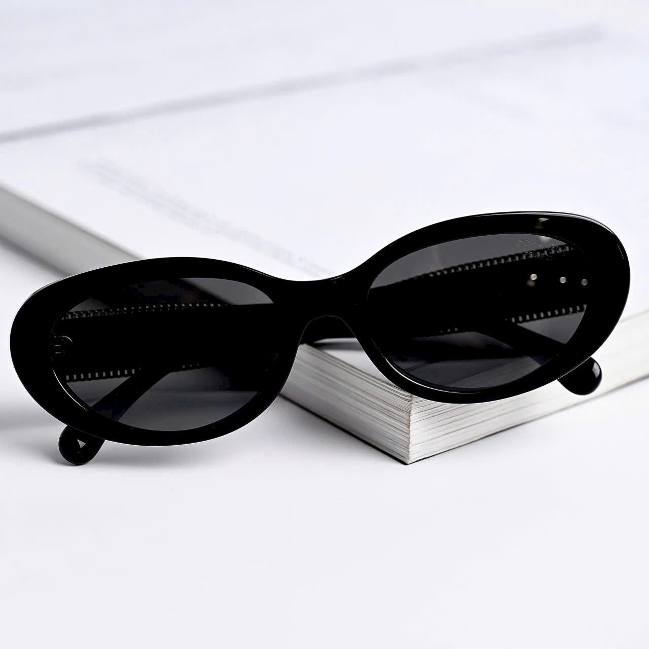 Mắt kính Chanel Oval Sunglasses Acetate Black 5515 4