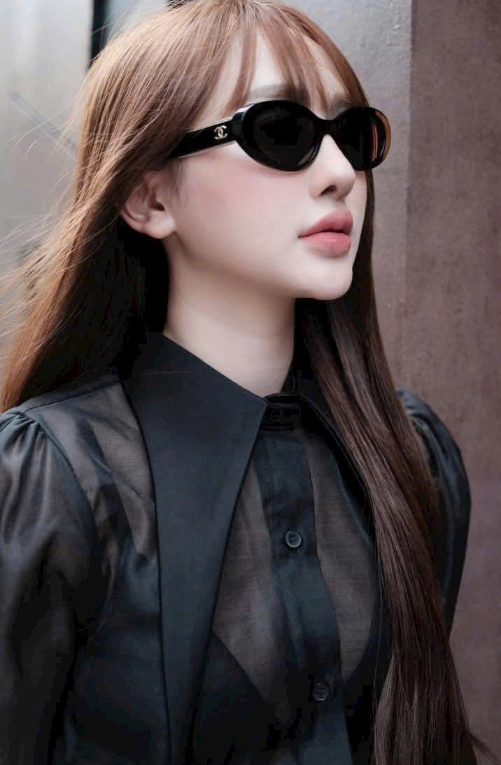 Mắt kính Chanel Oval Sunglasses Acetate Black 5515 6