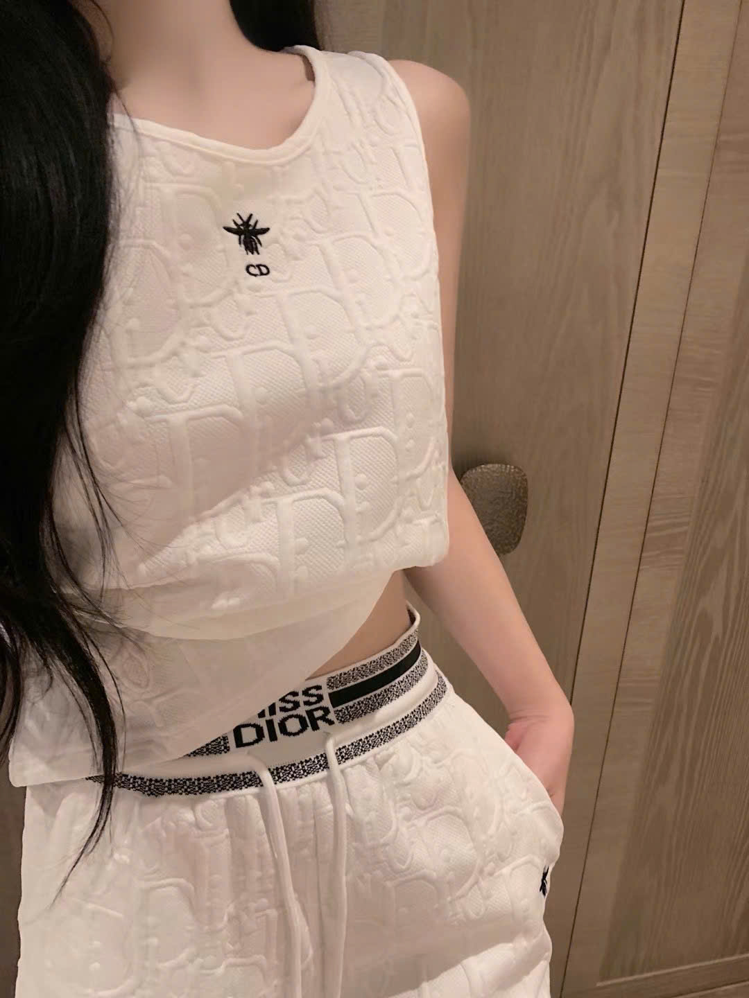 Combo áo thun sát nách quần ngắn trắng Dior 3