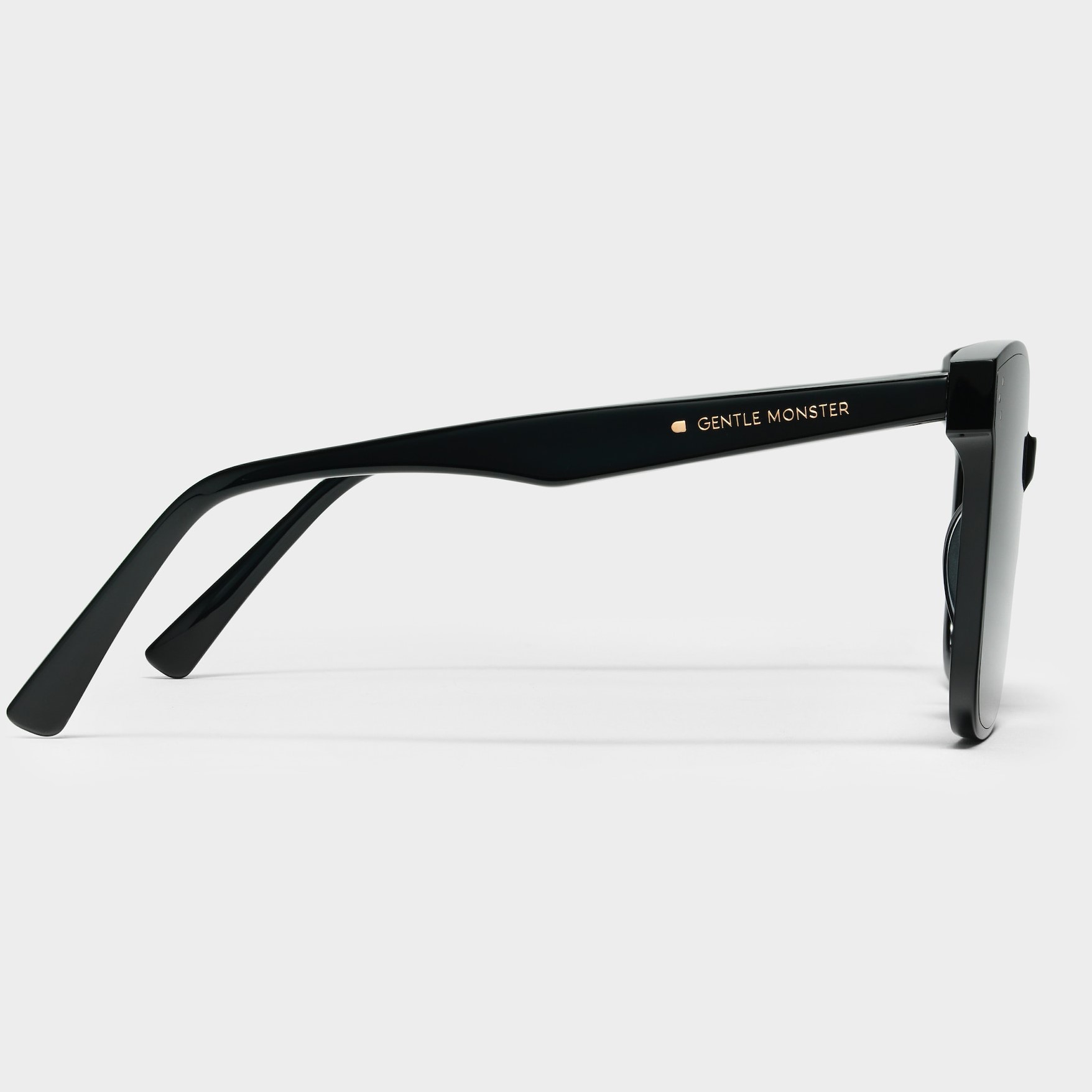 MẮT KÍNH GENTLE MONSTER HER 01 OVERSIZED SQUARE FLATBAR FRAME 3