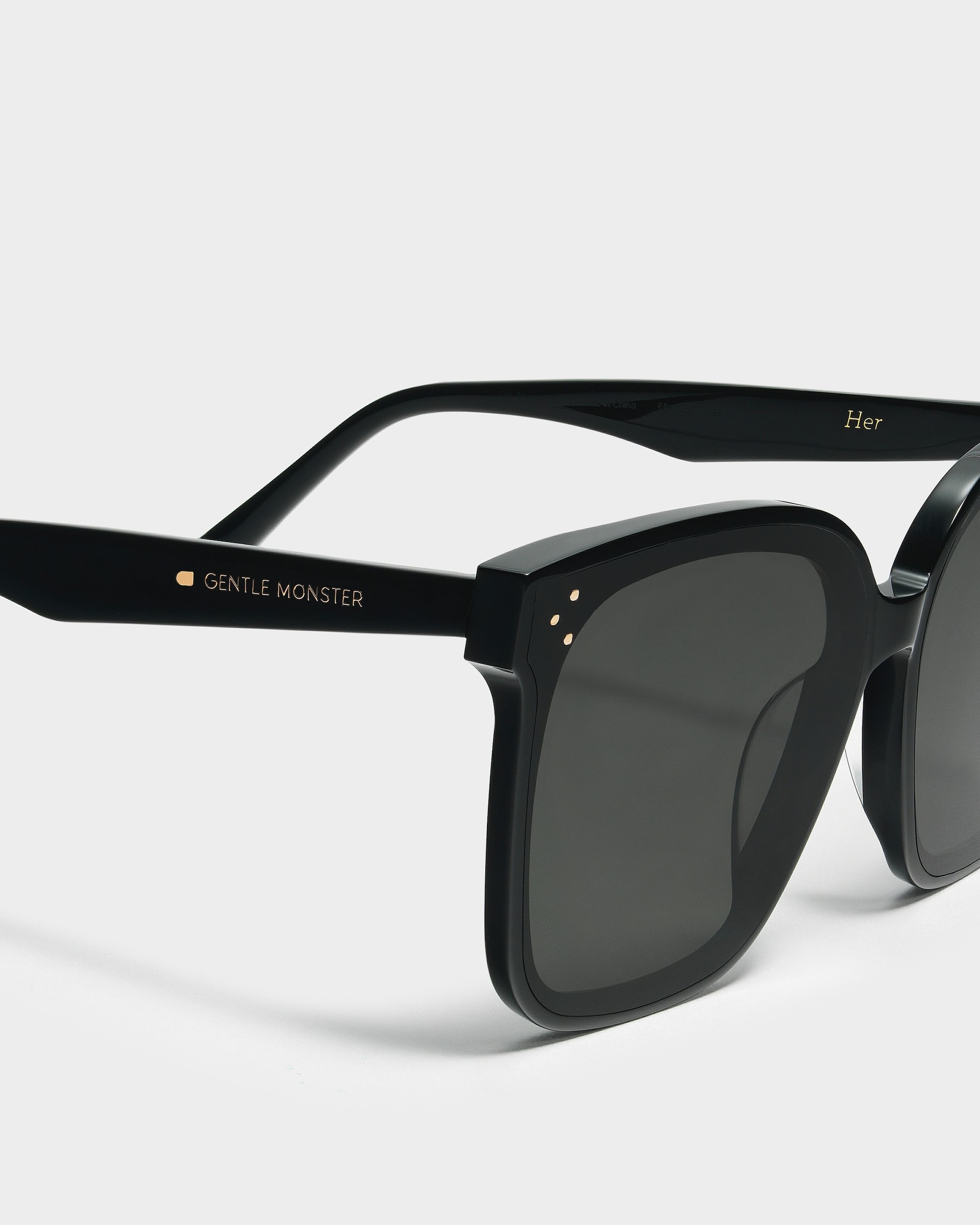 MẮT KÍNH GENTLE MONSTER HER 01 OVERSIZED SQUARE FLATBAR FRAME 6