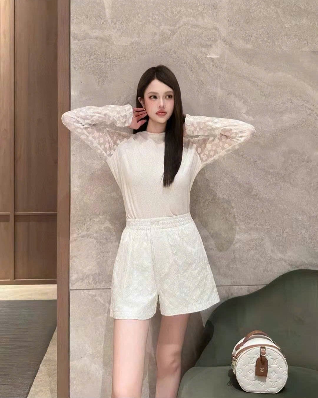 Combo áo quần thun phối ren trắng LV 4